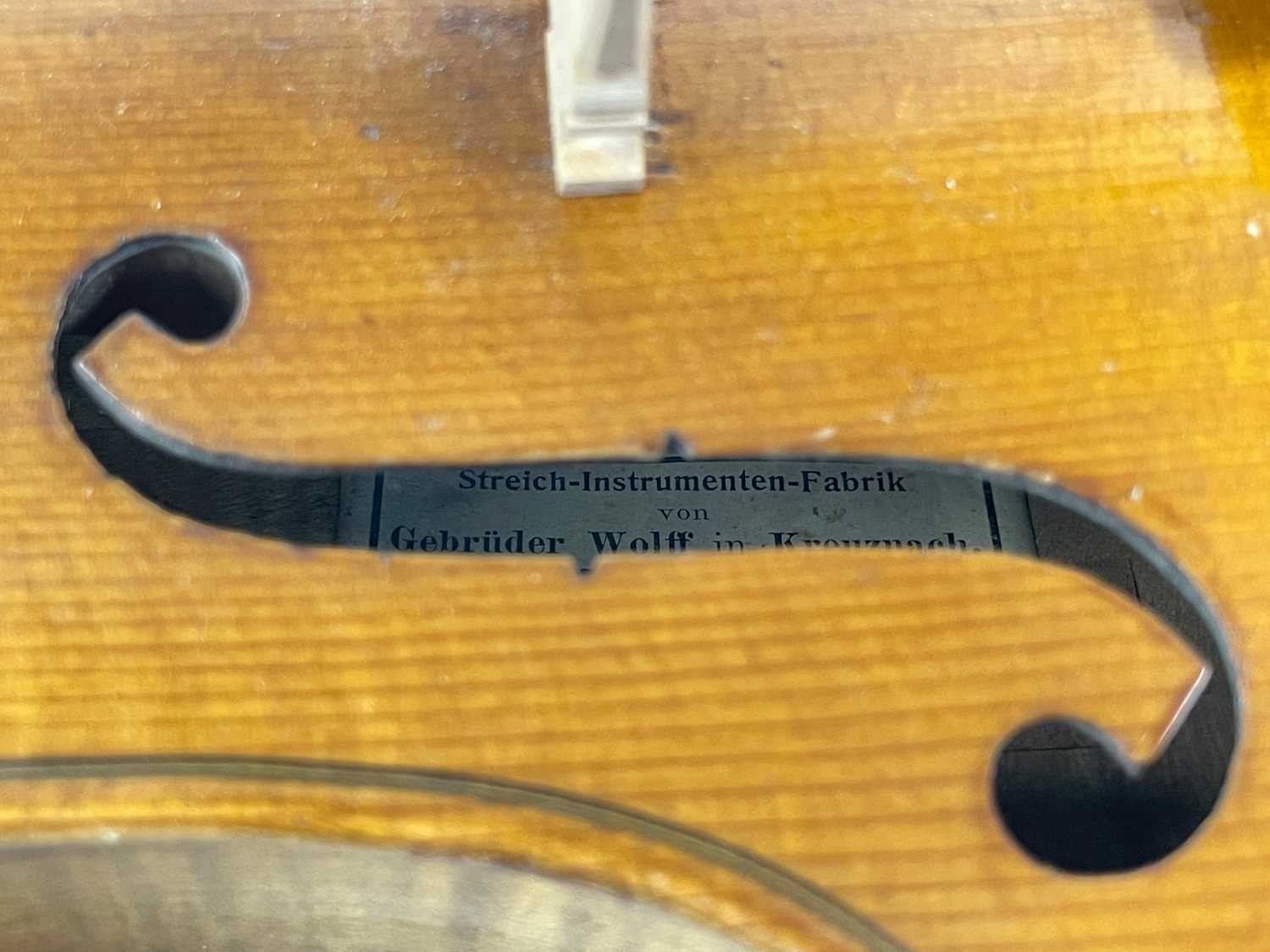 A 19th century German violin. - Image 4 of 5