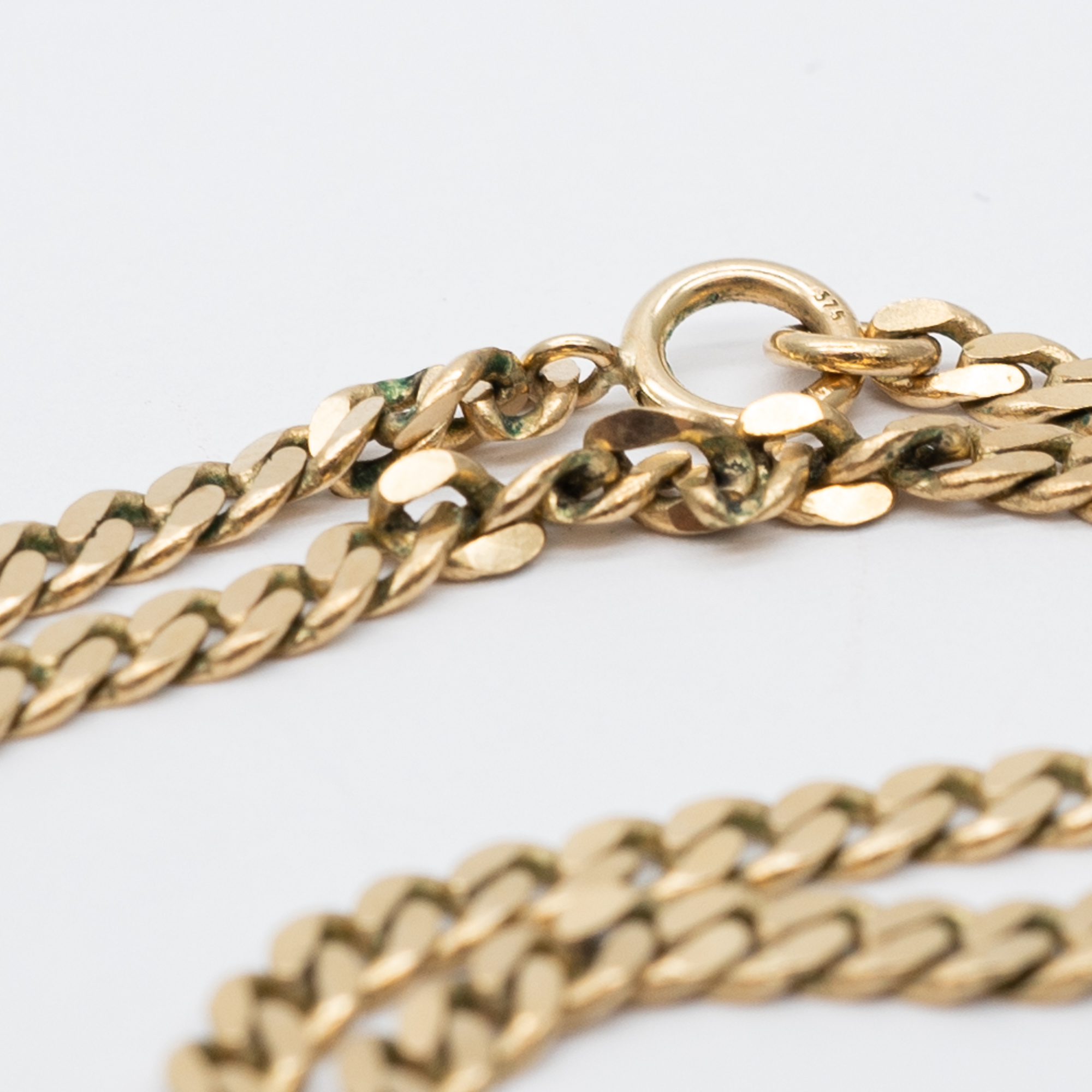 A 9ct yellow gold solid curb chain - Image 3 of 3