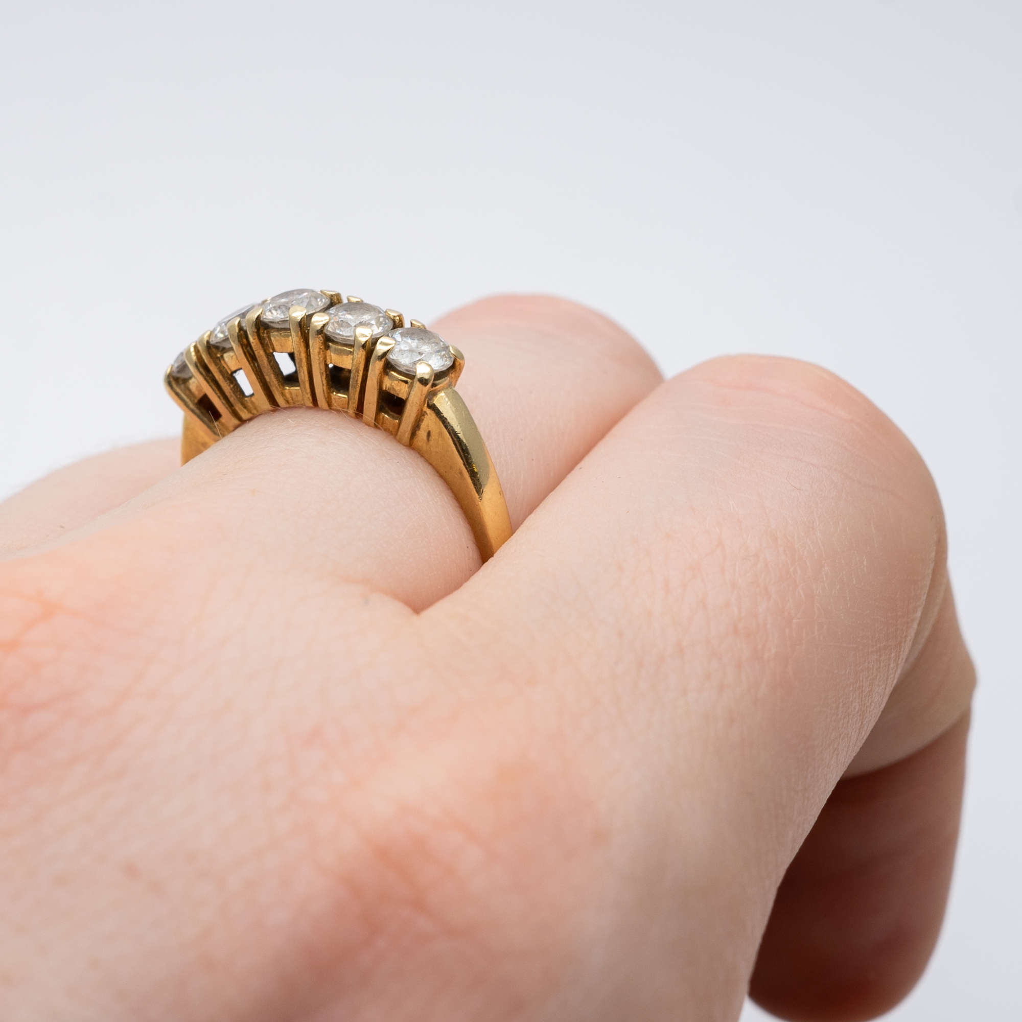 A 14ct yellow gold cz set eternity ring - Image 5 of 6