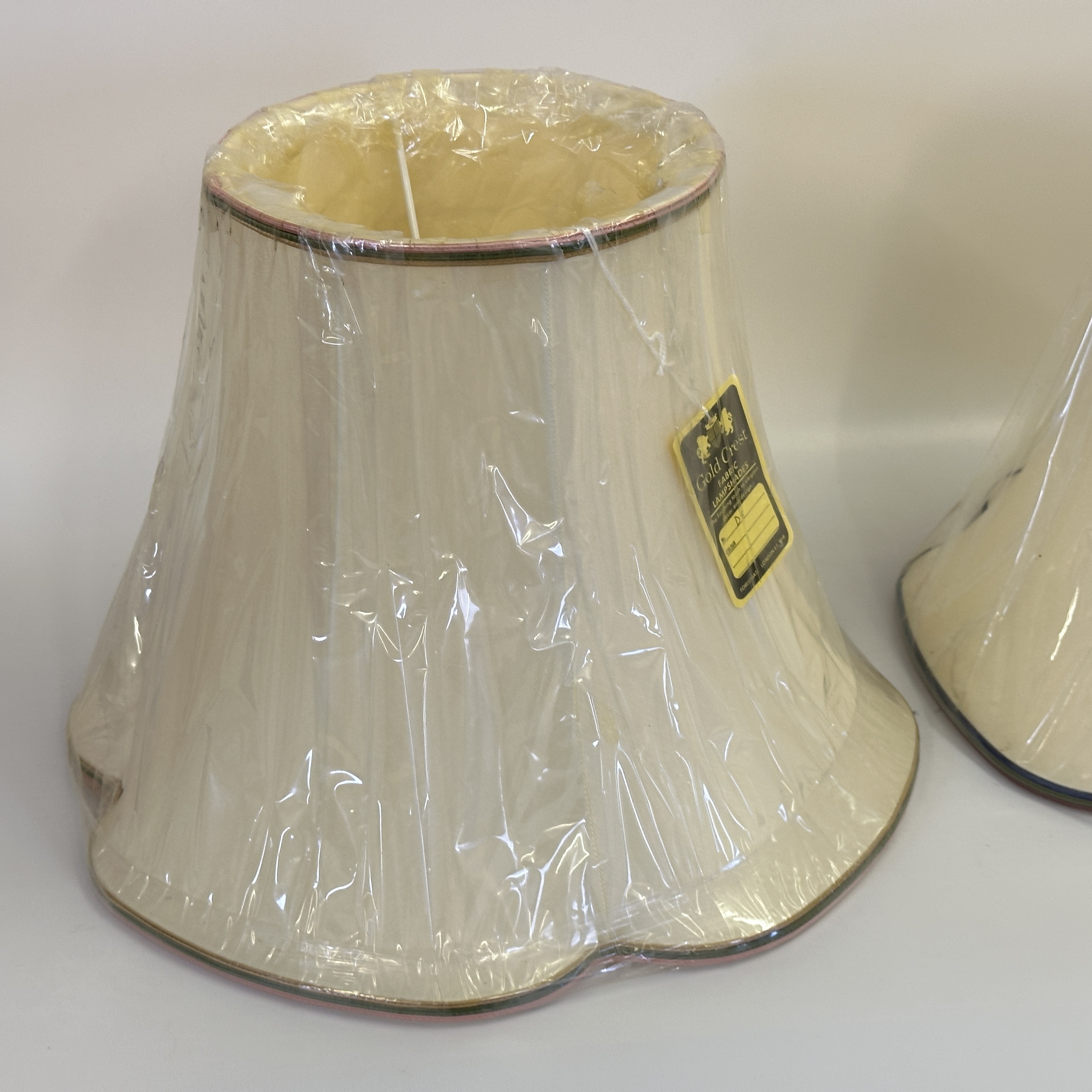 2x large silk handmade Goldcrest lamp shades for Moorcroft lamp - Image 4 of 4