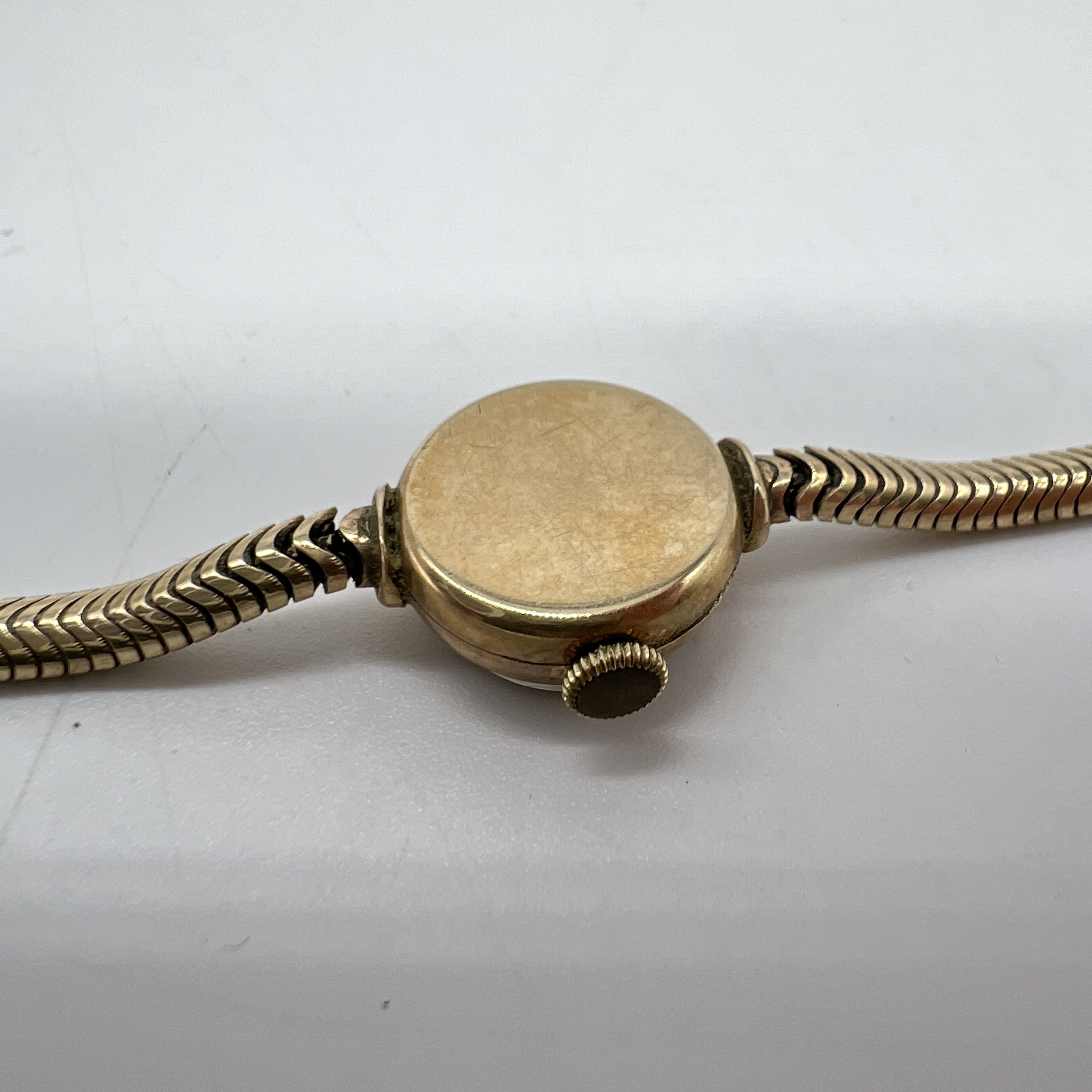 A 9ct yellow gold vintage Accurist watch - Image 7 of 7