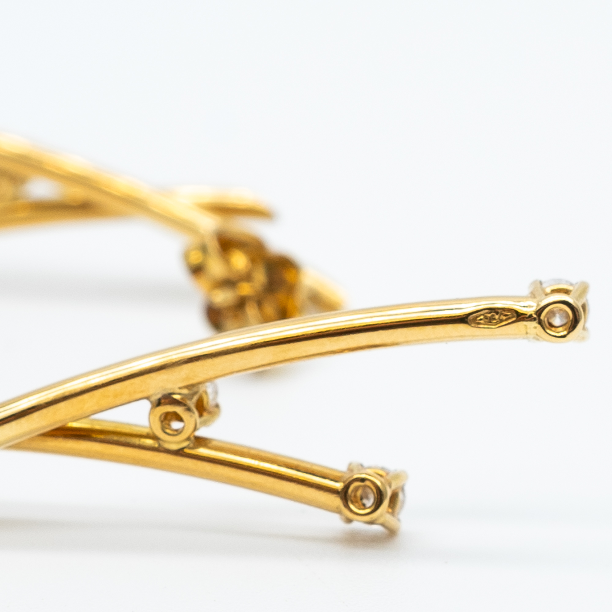 A pair of 18ct yellow gold drop diamond earrings - Image 3 of 4