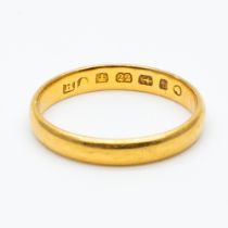 A 22ct yellow gold wedding band