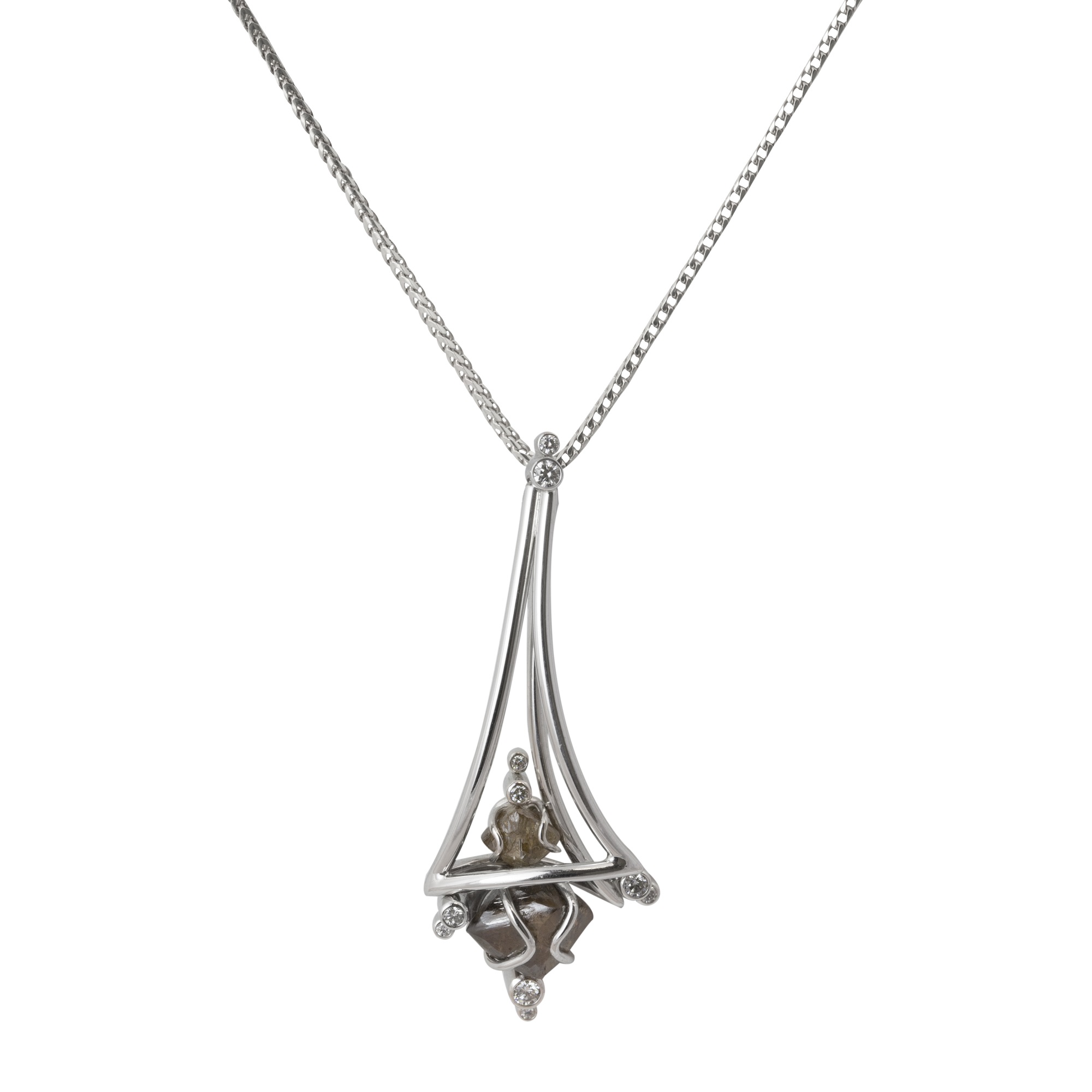 An 18ct white gold diamond pendant