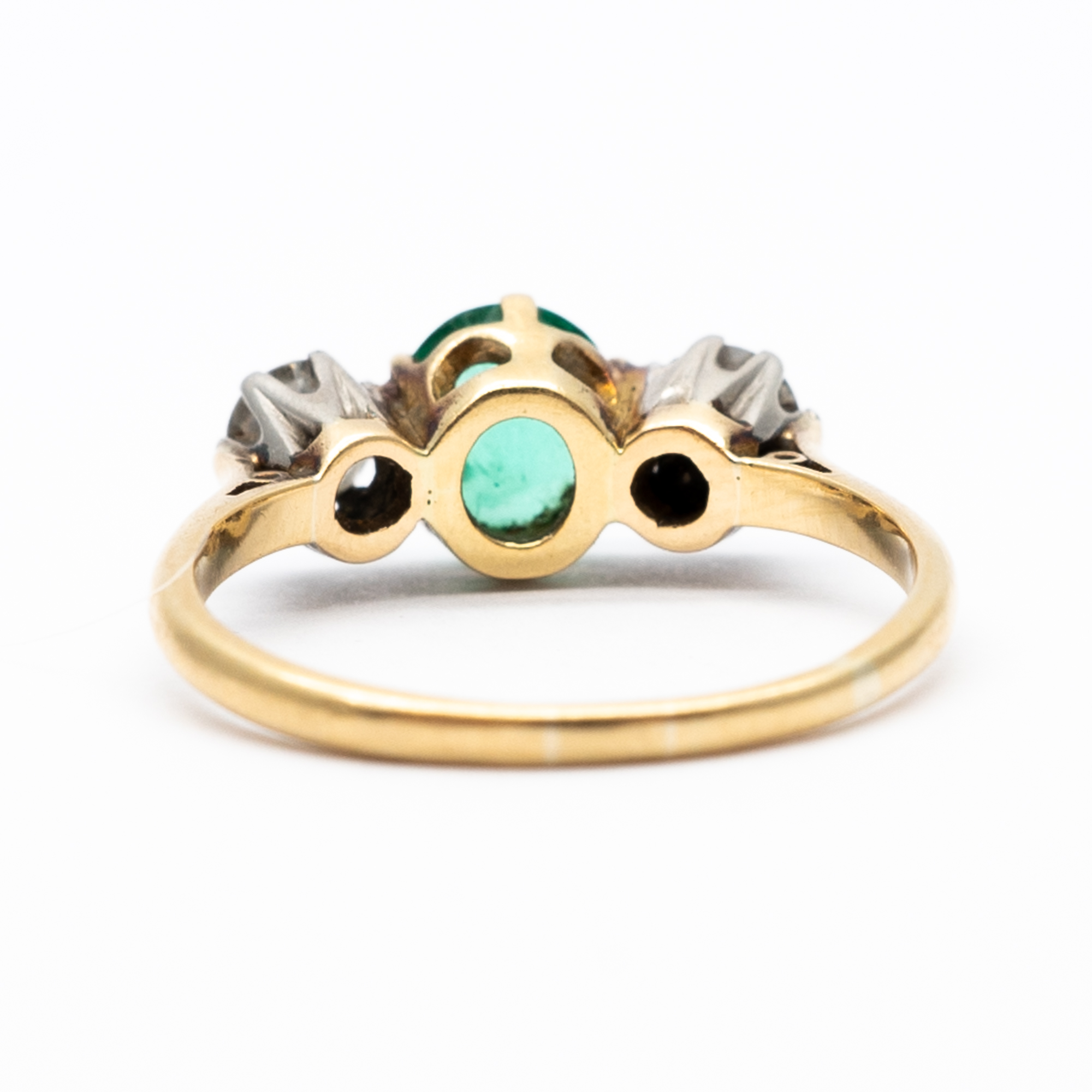 An 18ct yellow gold emerald and diamond ring - Image 3 of 6