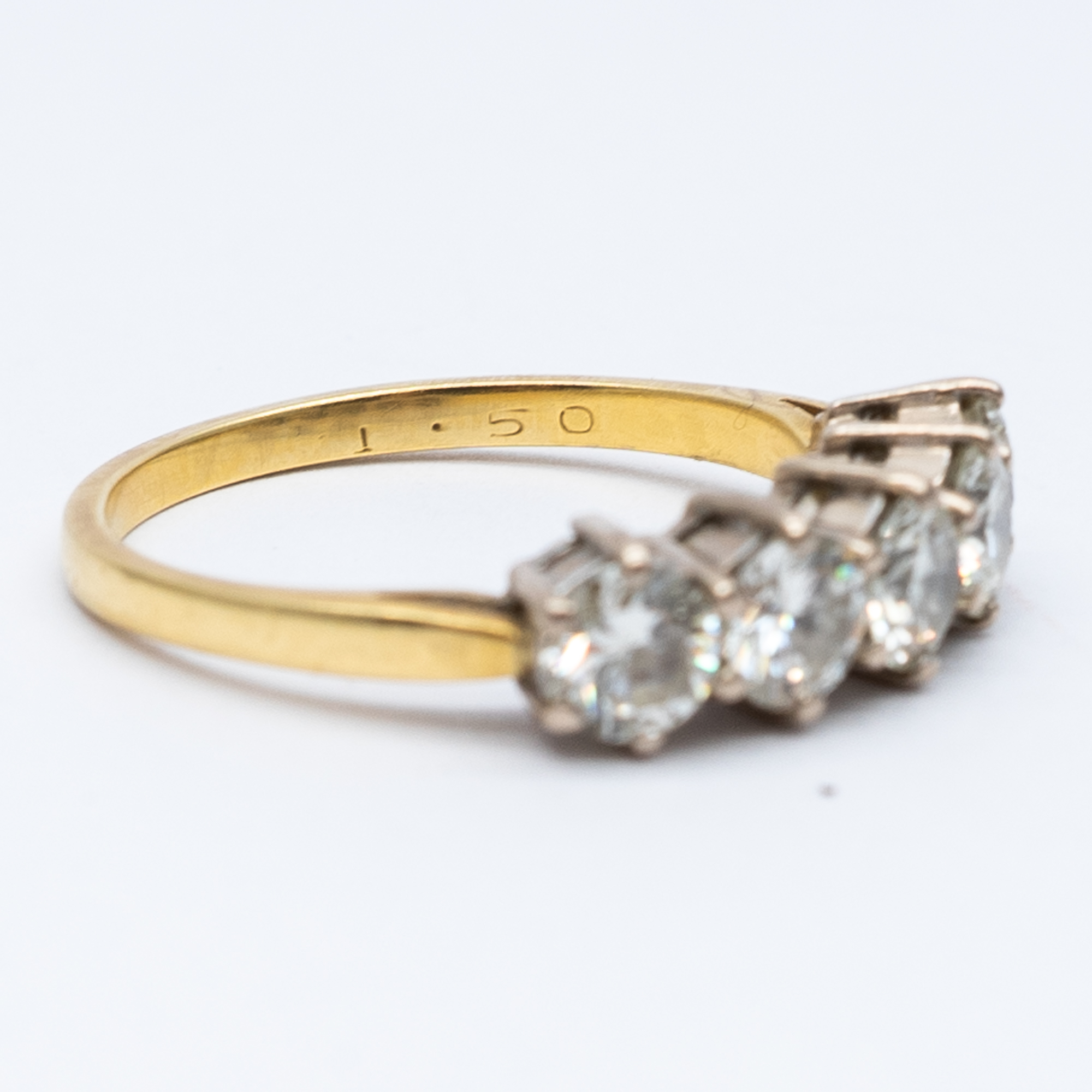 An 18ct yellow gold 5 stone diamond eternity ring - Image 7 of 7