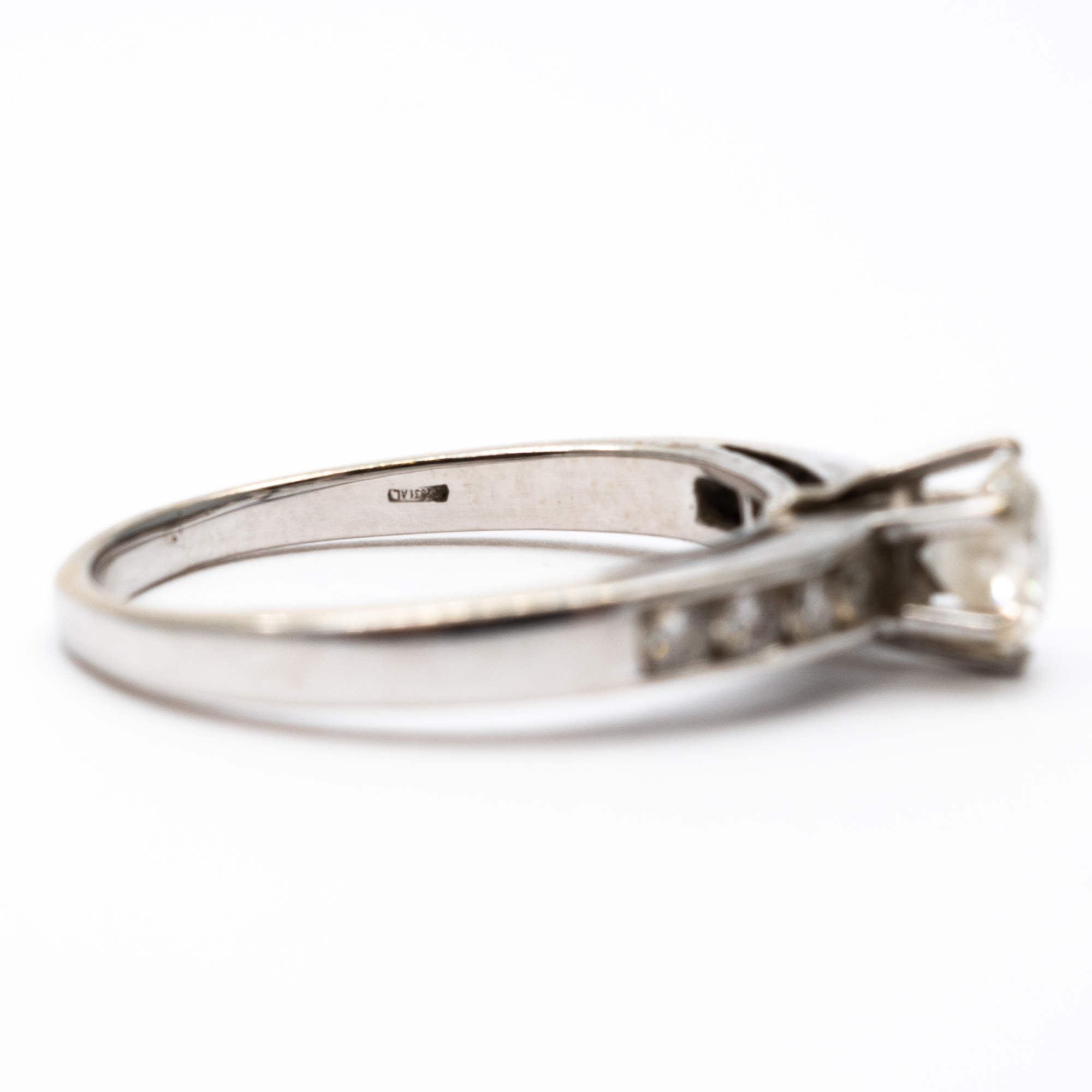 An 18ct white gold single solitaire ring - Image 5 of 6