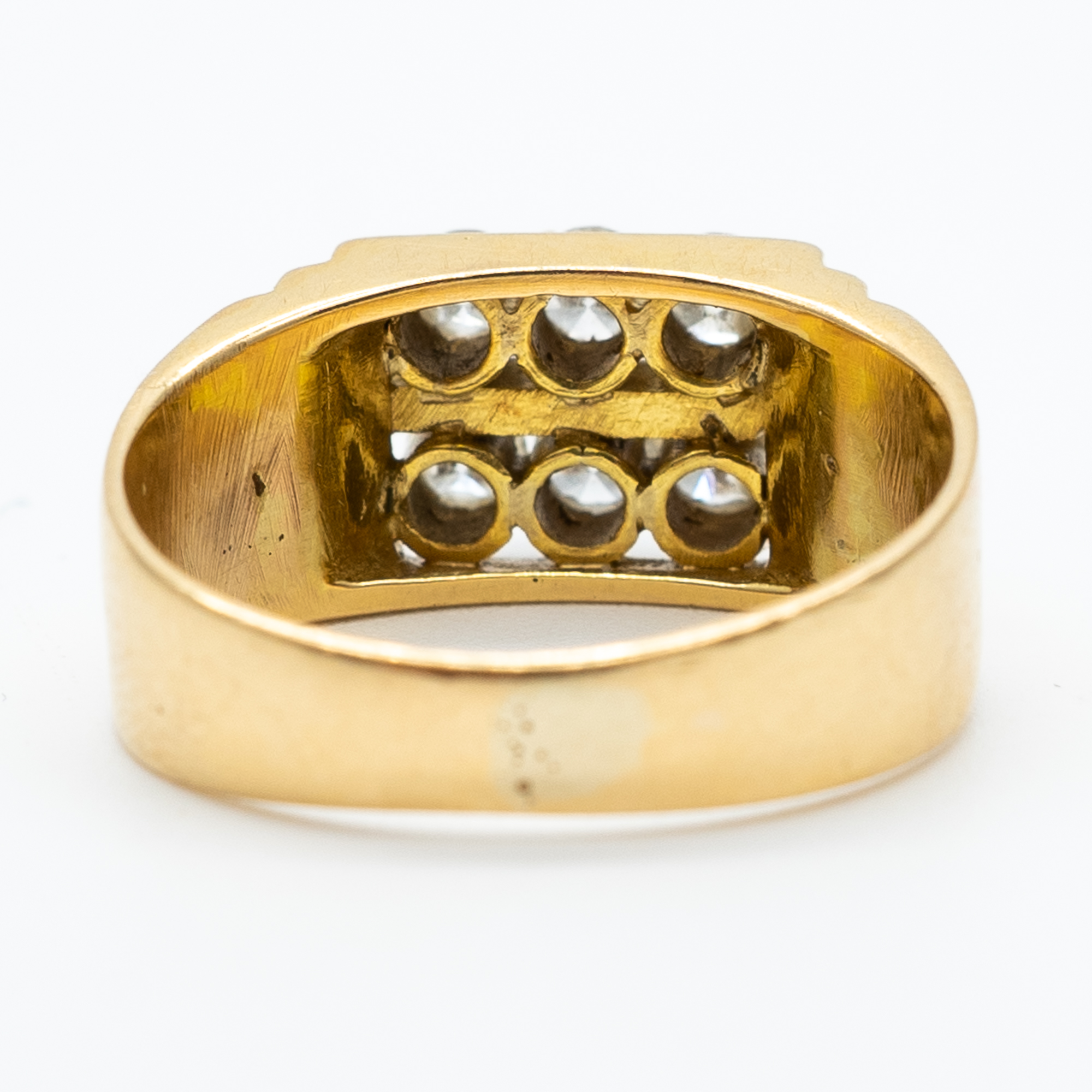 An 18ct yellow gold diamond signet ring - Image 3 of 4