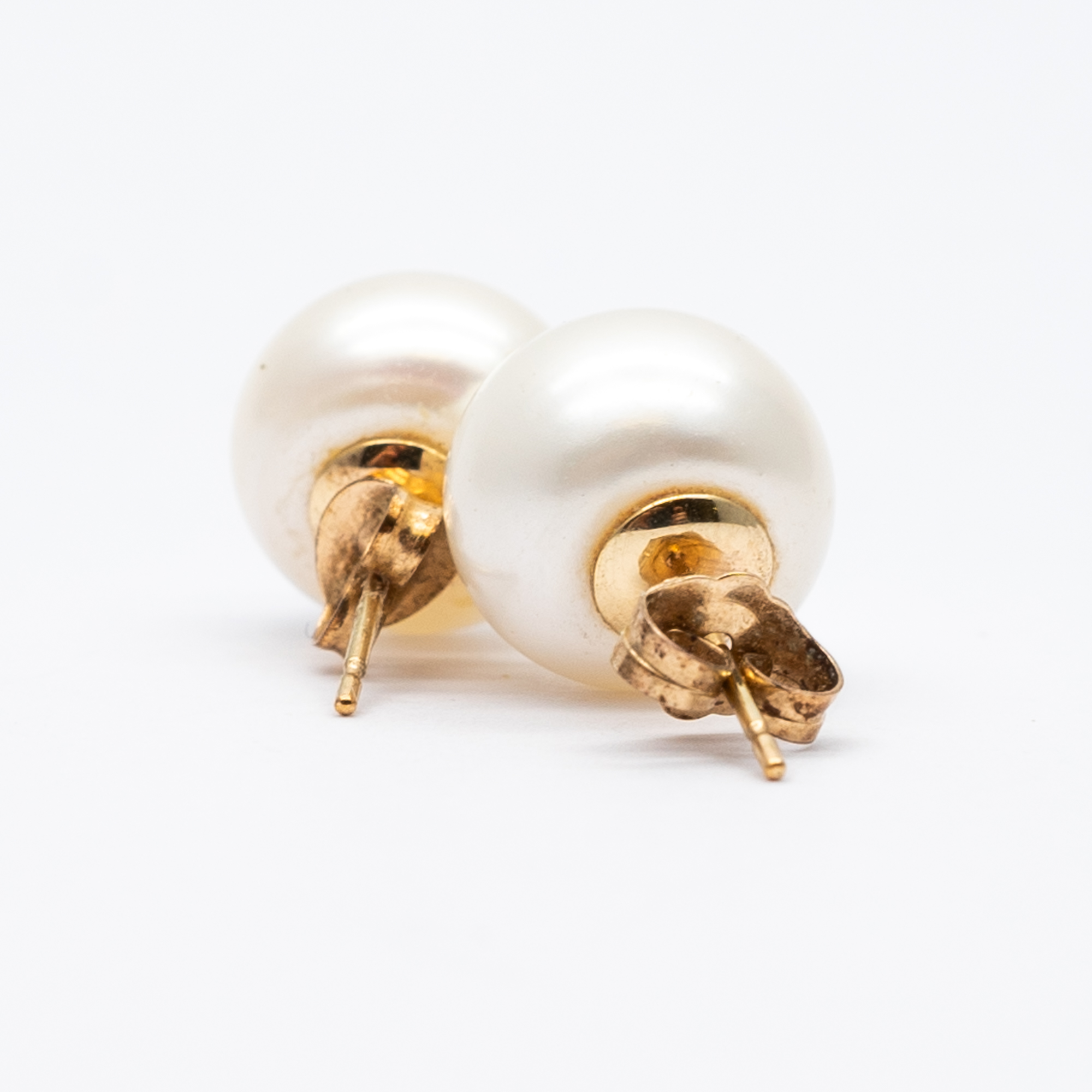 A pair of 9ct yellow gold cultured pearl earrings - Image 2 of 4