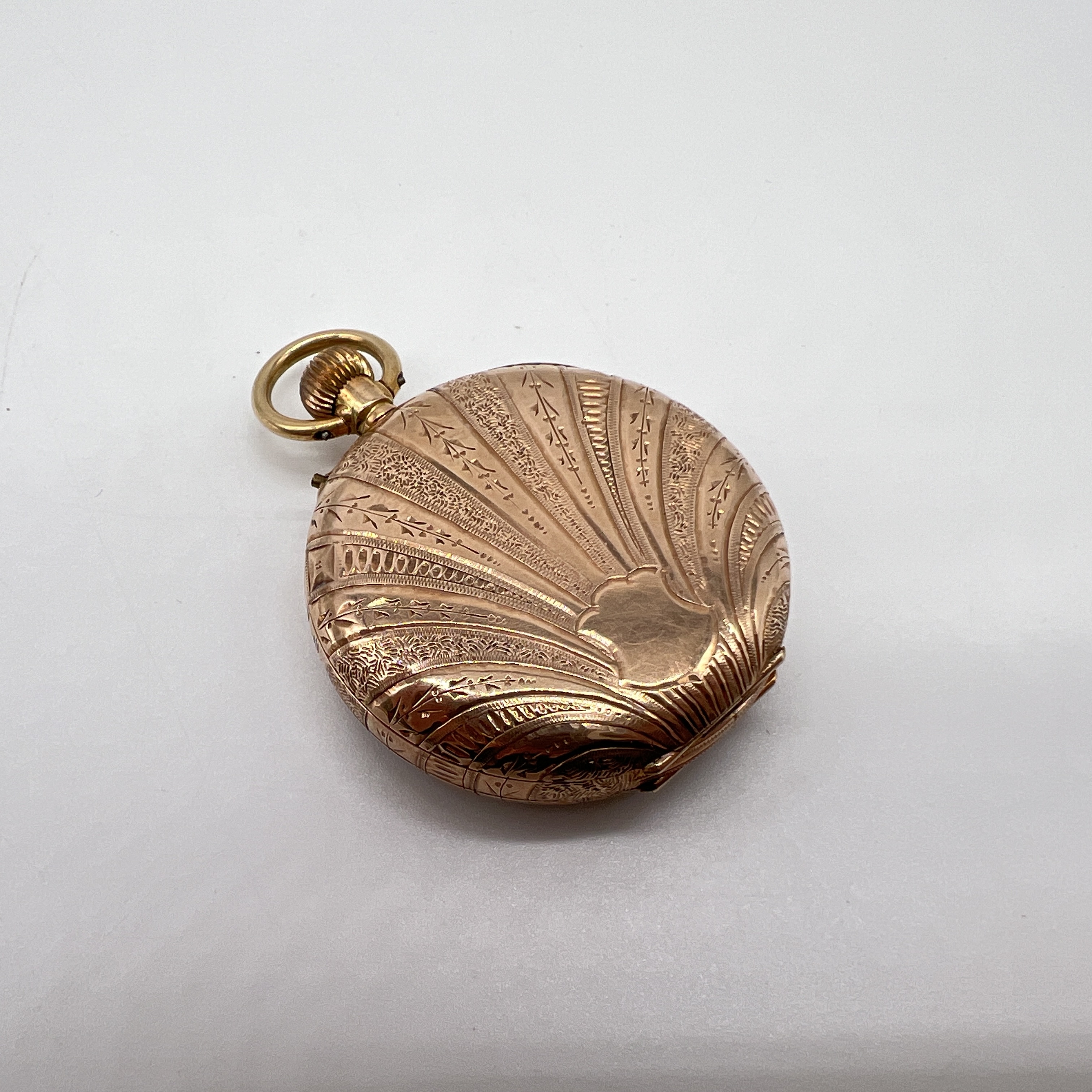 A 9ct yellow gold victorian pocket watch - Image 5 of 5