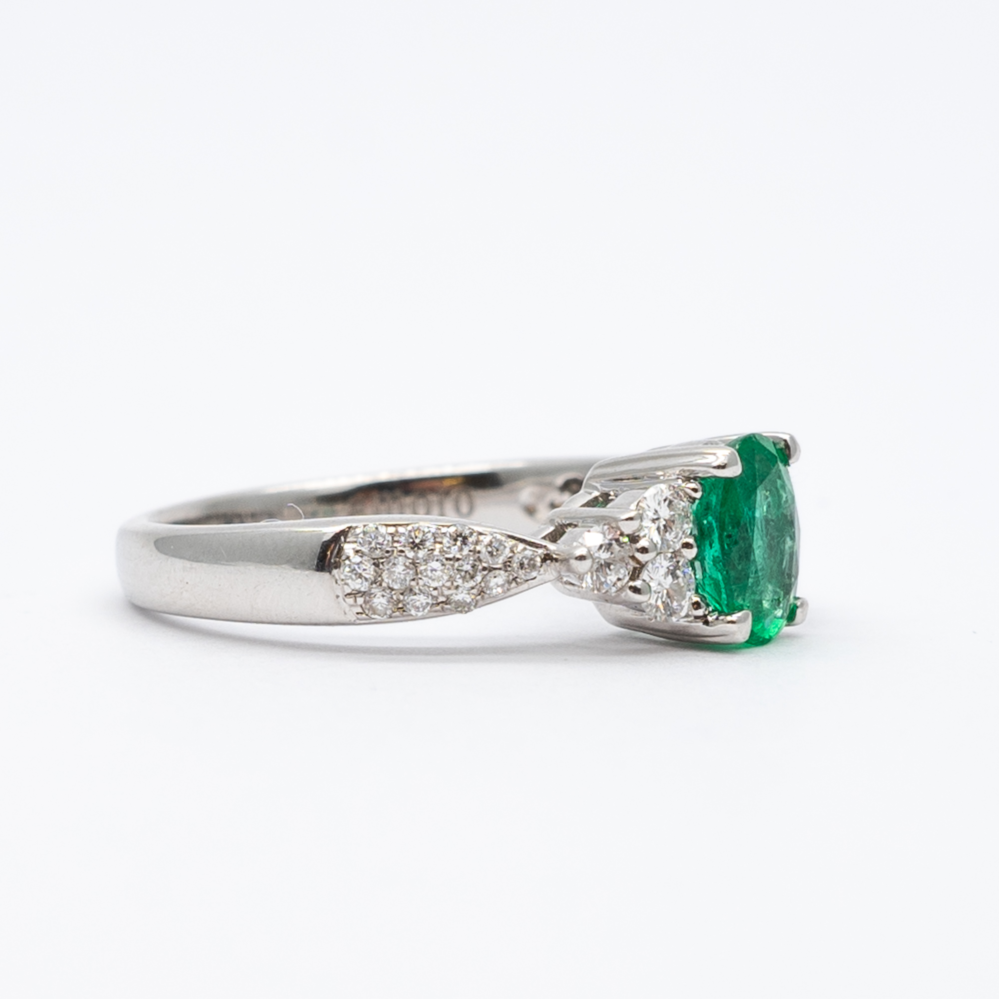 A 14ct white gold columbian emerald and diamond ring - Image 2 of 6