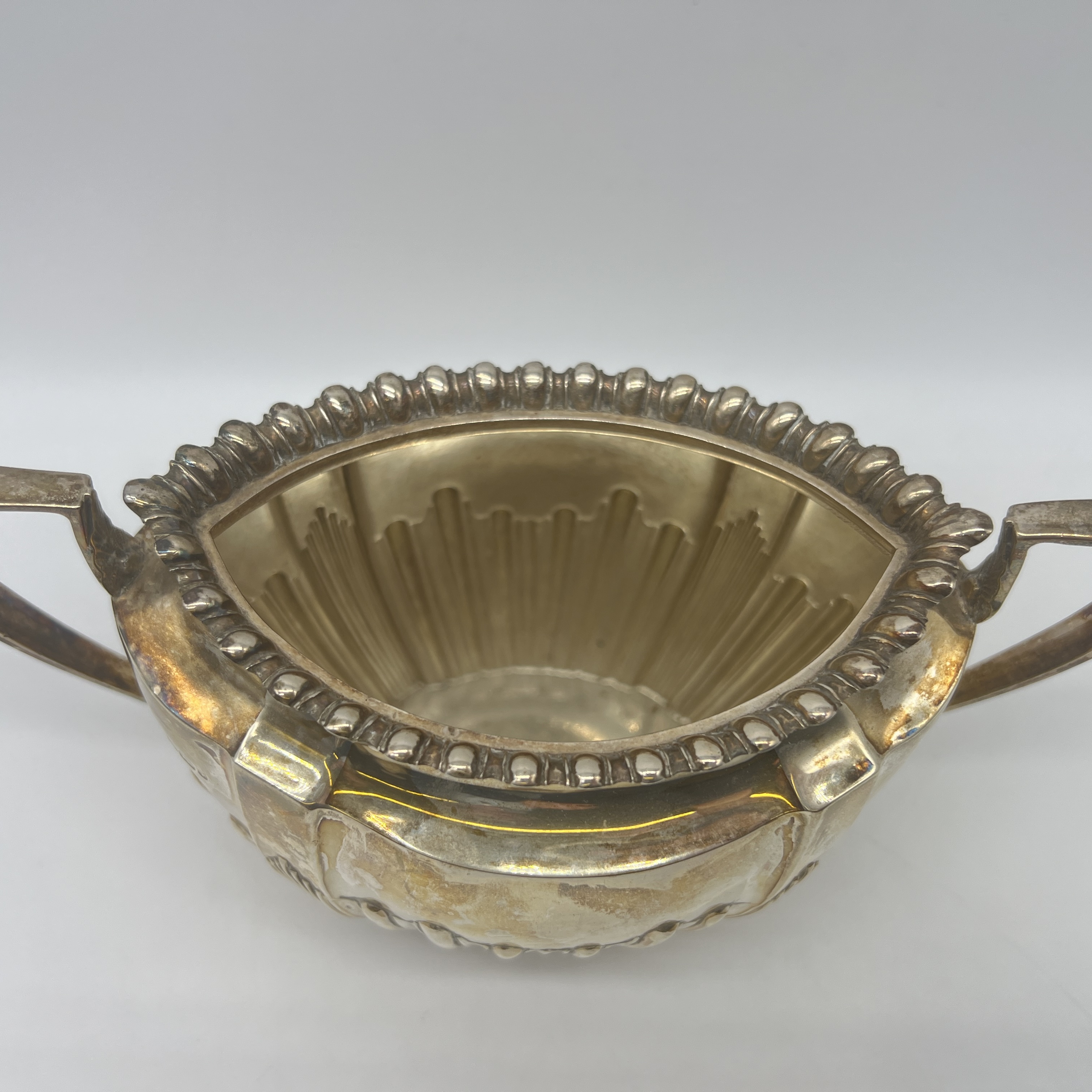 A silver teaset - Image 6 of 9