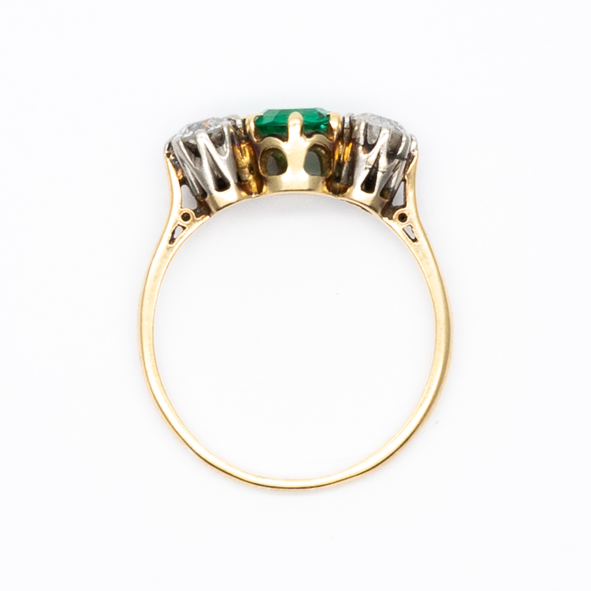 An 18ct yellow gold emerald and diamond ring - Image 5 of 6