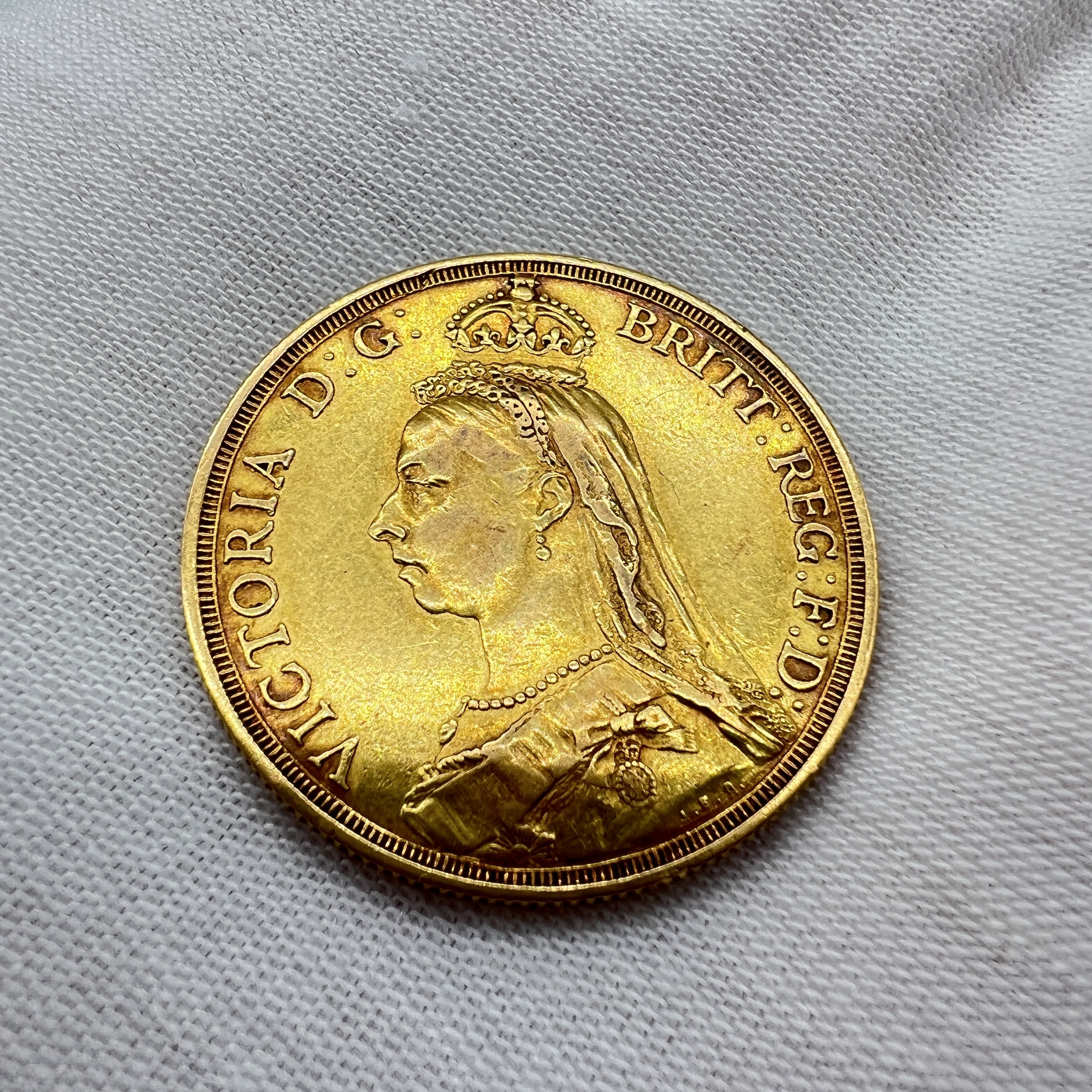 An 1887 double sovereign coin 22ct yellow gold - Image 2 of 3