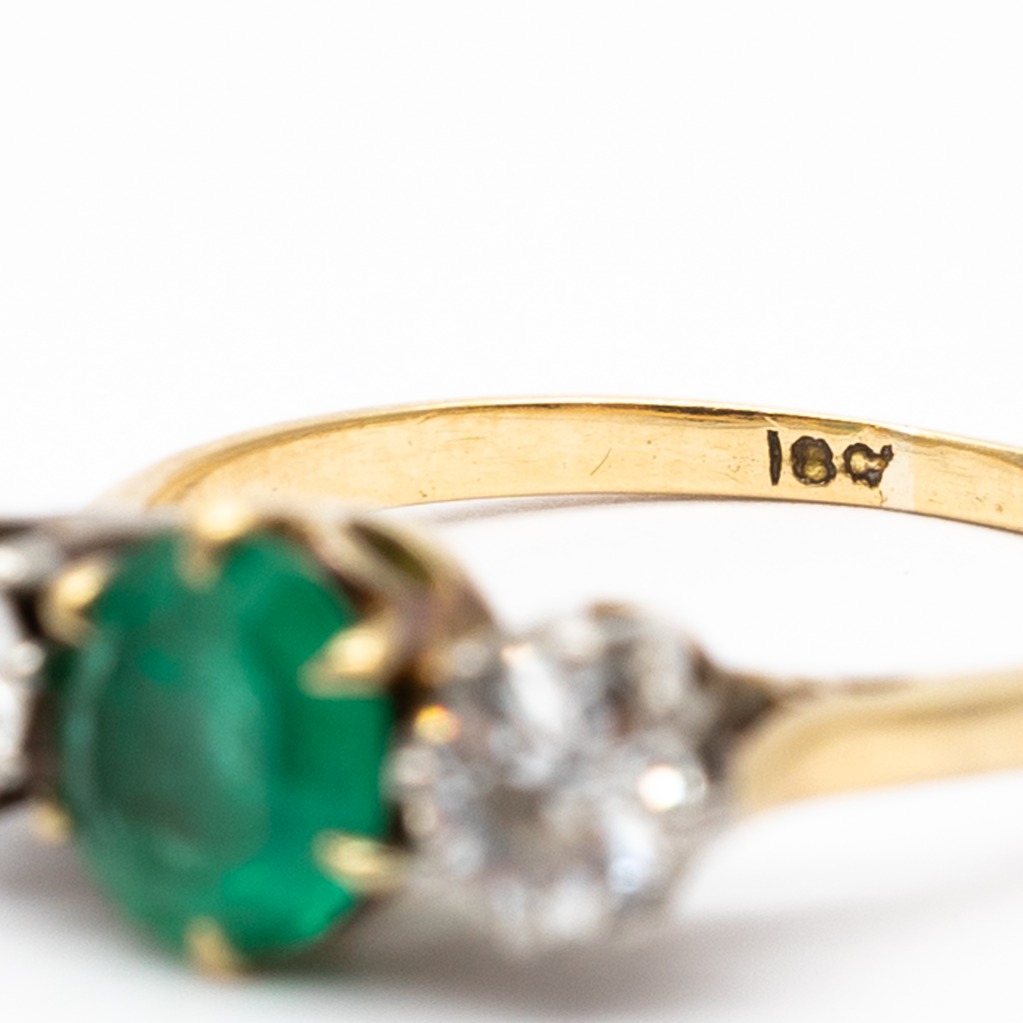 An 18ct yellow gold emerald and diamond ring - Image 4 of 6