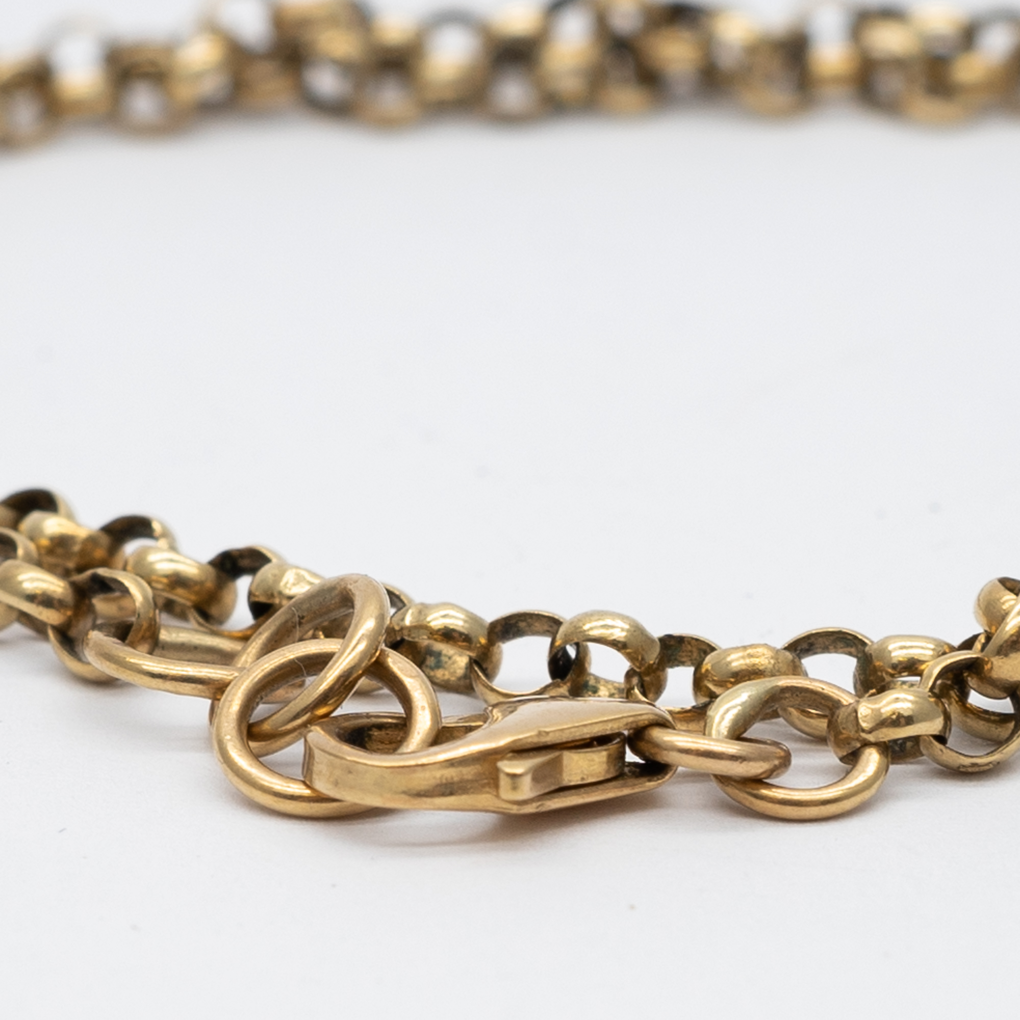 A 9ct yellow gold belcher chain - Image 2 of 4