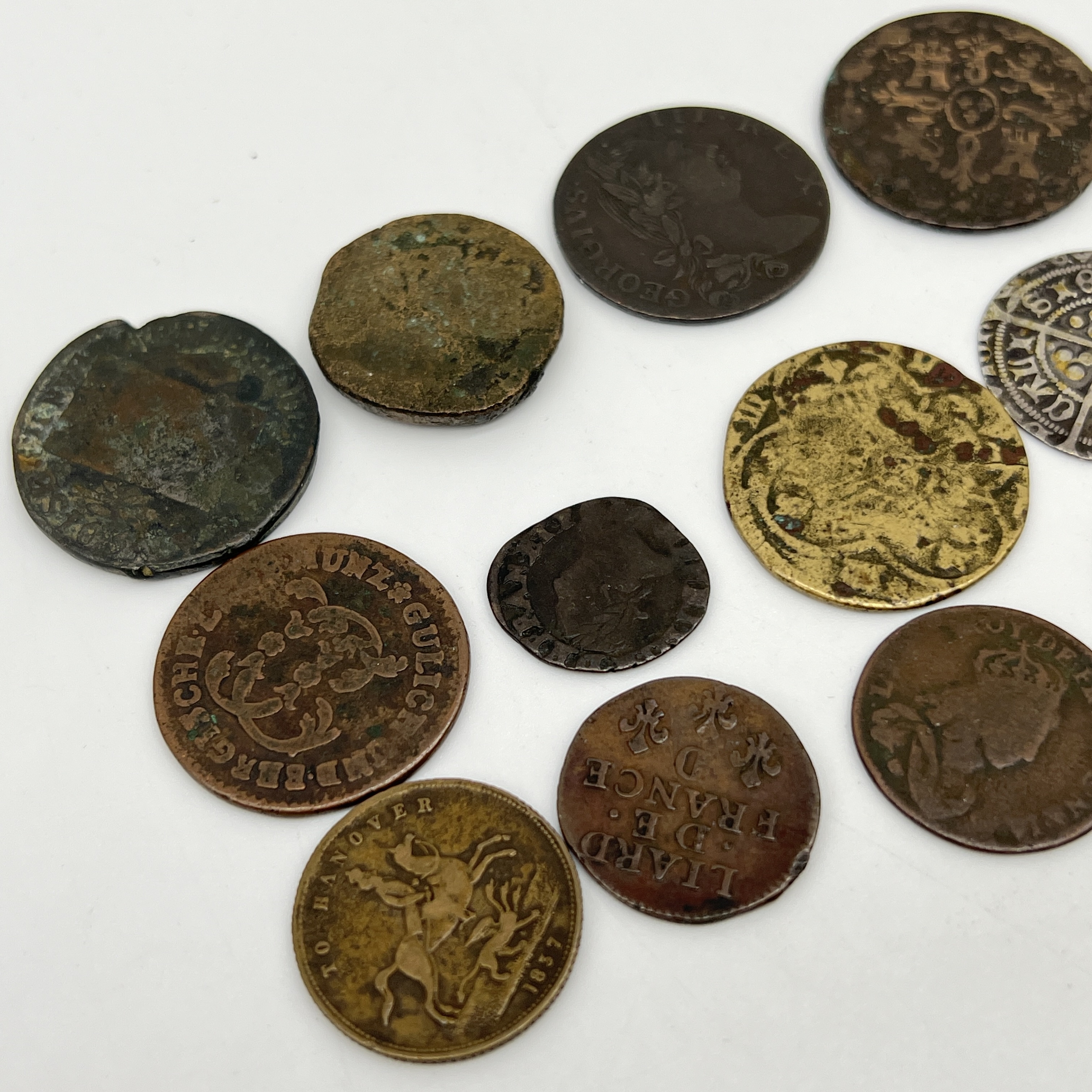 A mix of hammer coins - Image 4 of 5
