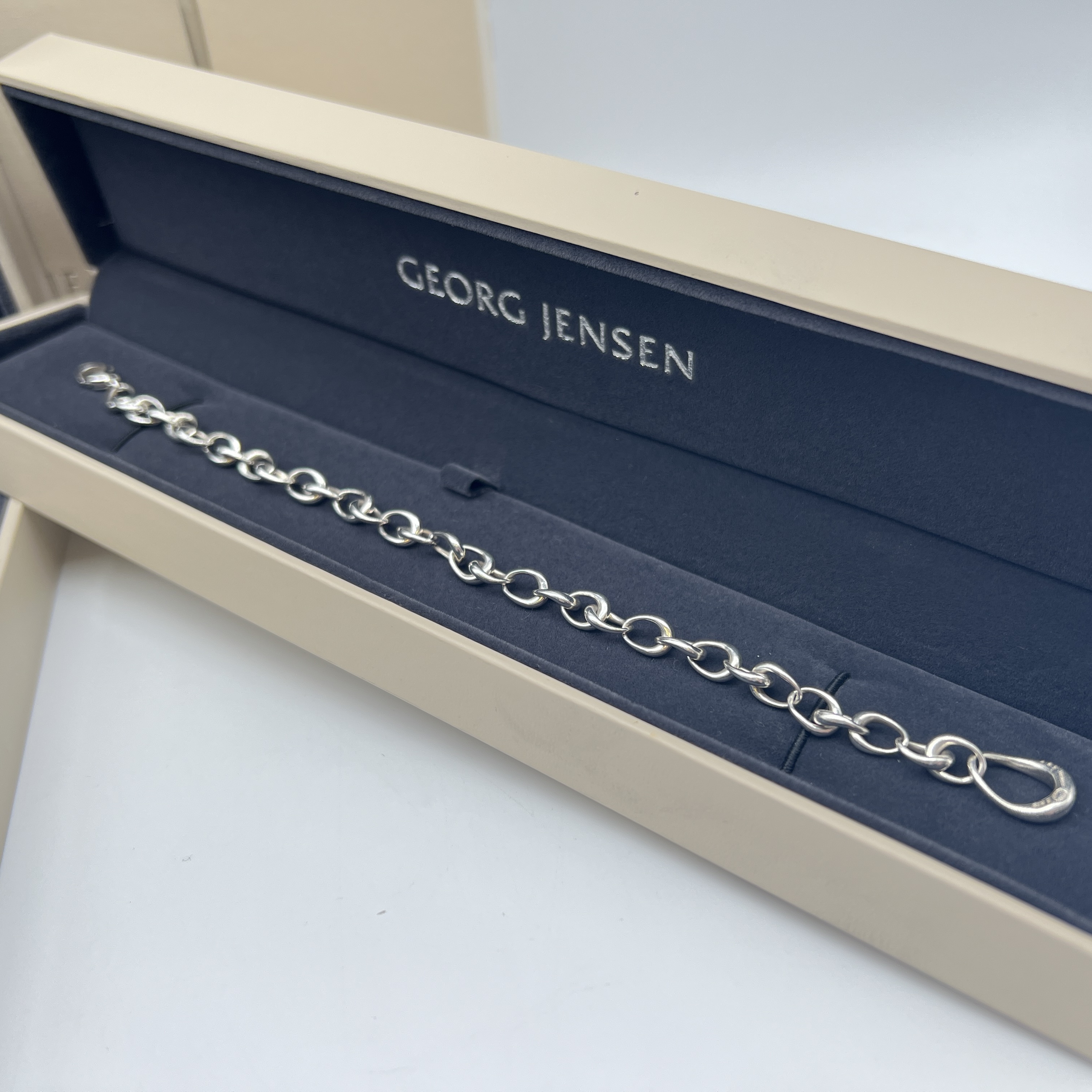 A silver Georg Jensen necklace and bracelet - Image 3 of 7