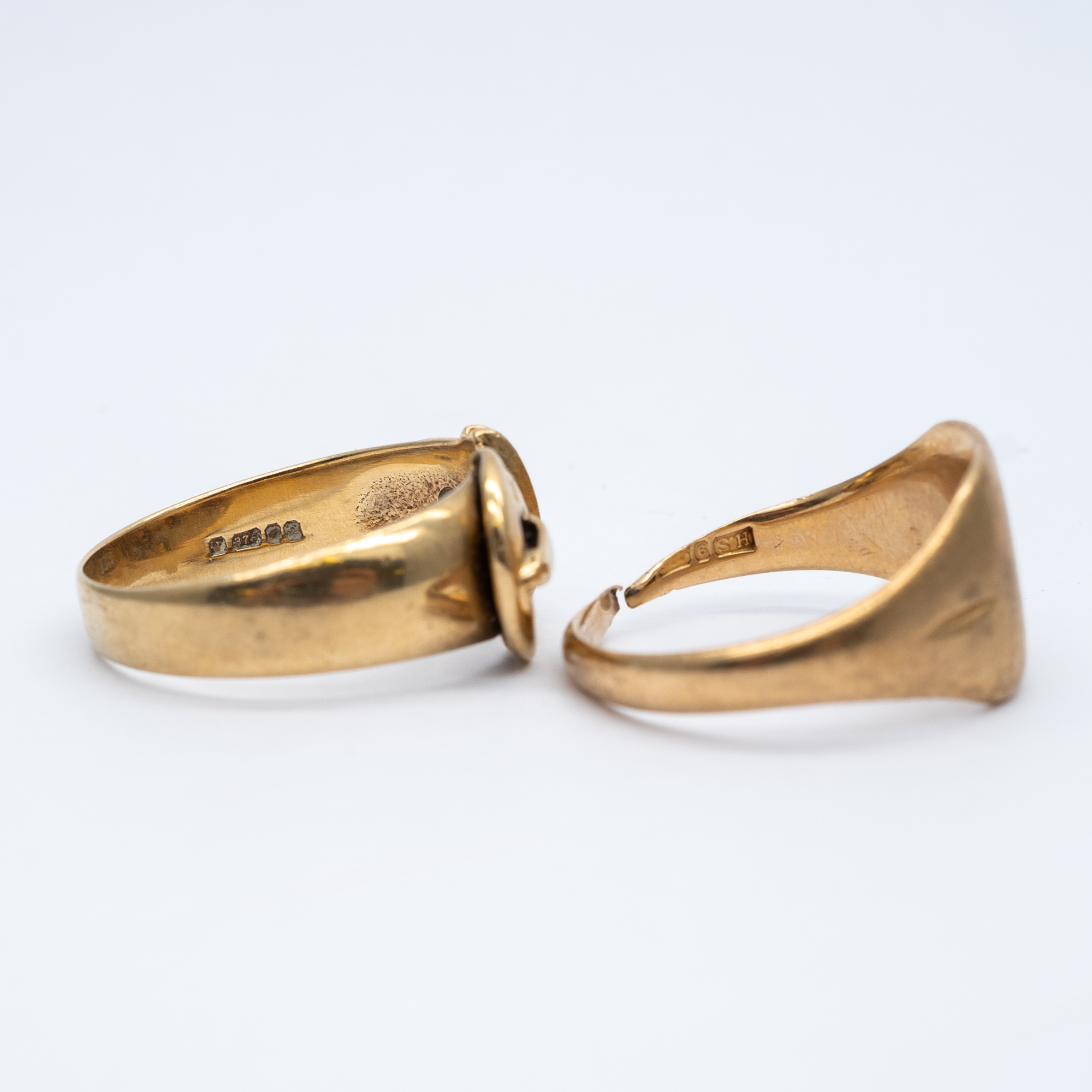 2x 9ct yellow gold gents rings - Image 3 of 5