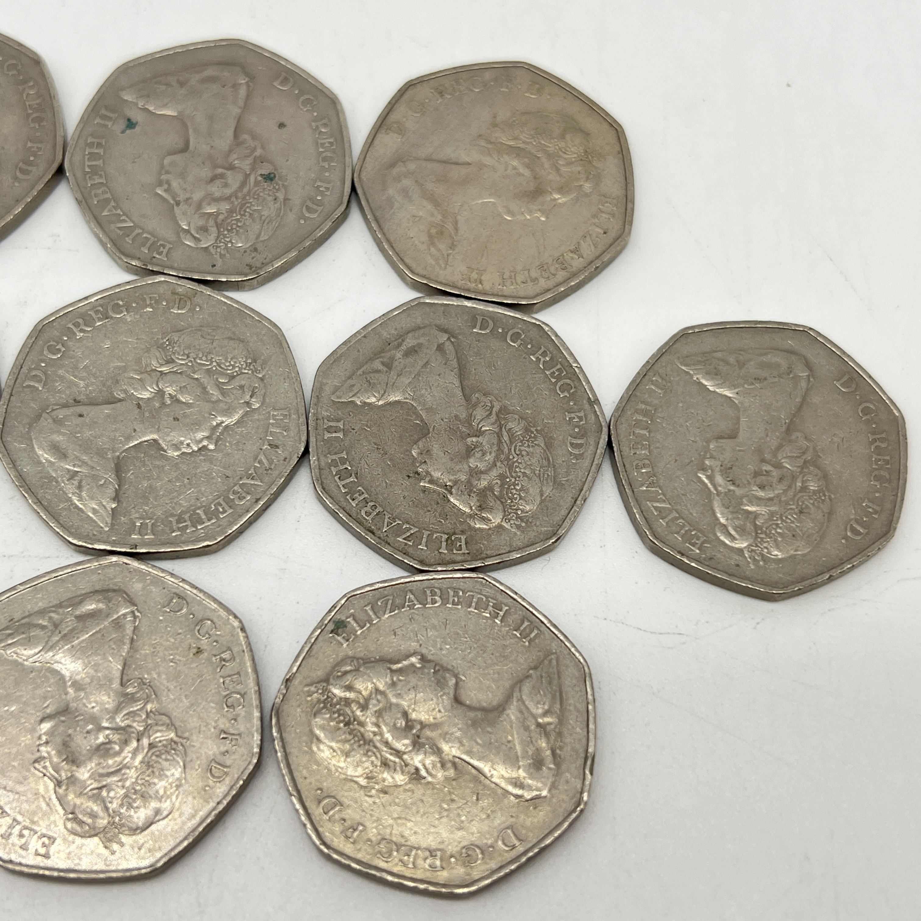 A collection of 50p coins - Image 5 of 5