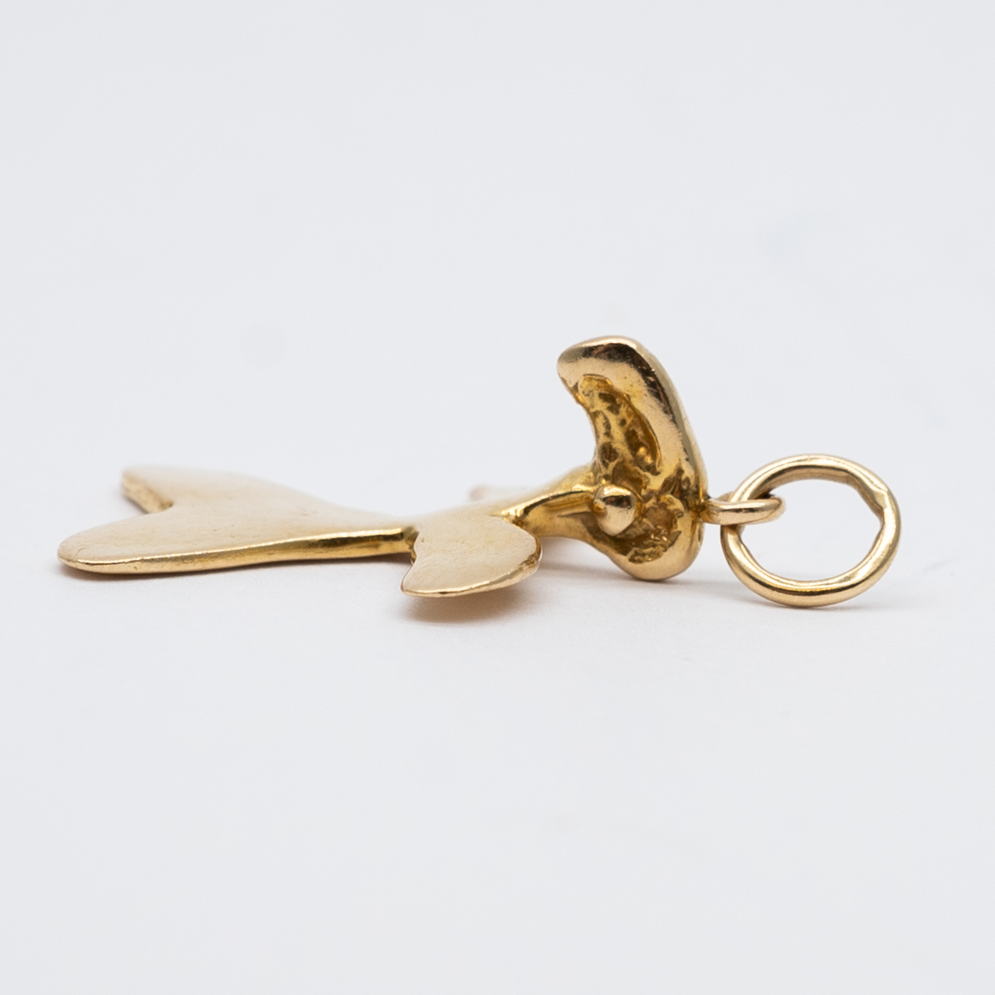 A 9ct yellow gold totum pole charm - Image 3 of 3