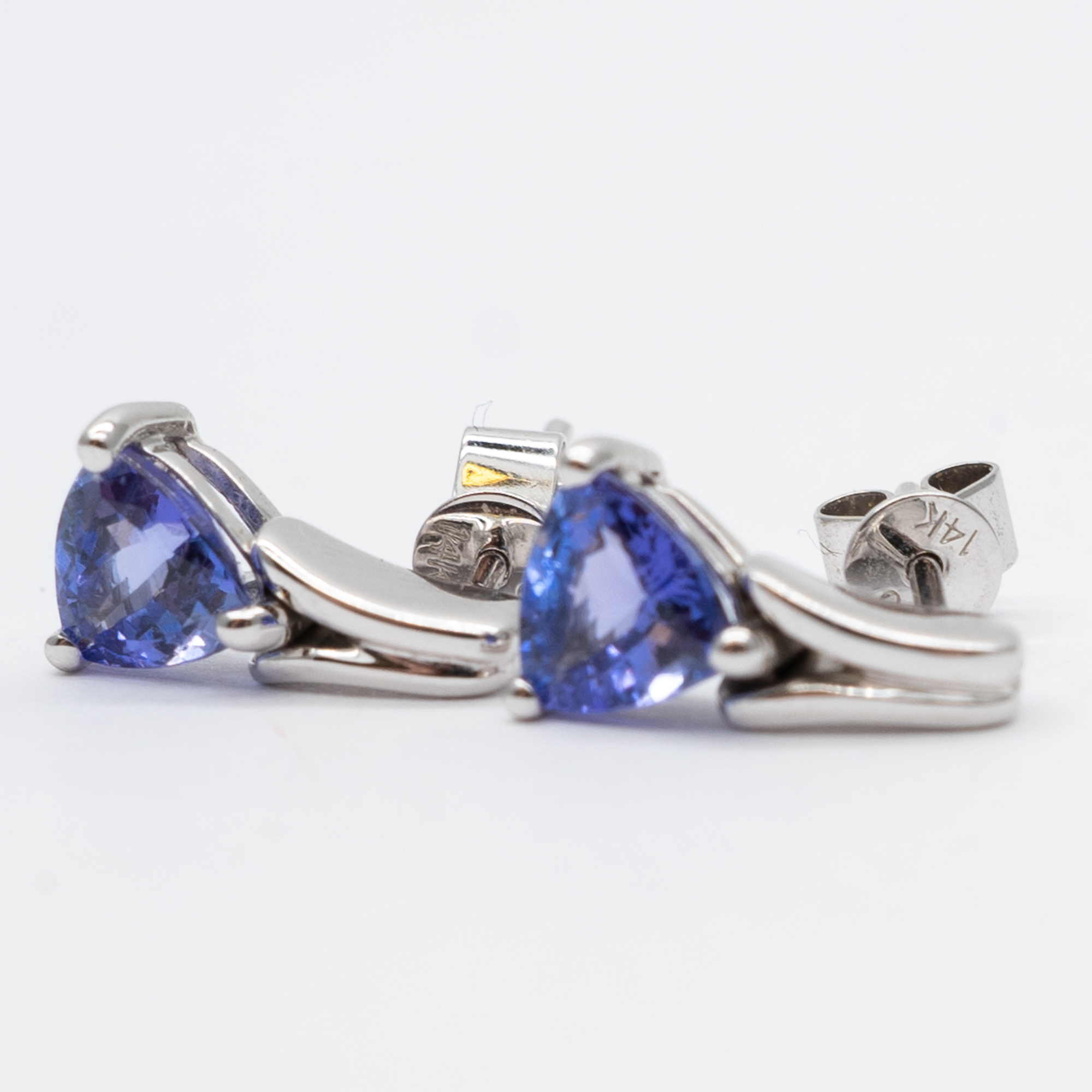 A pair of 14ct white gold tanzanite drop earrings - Image 6 of 6