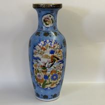 A large Oriental bird pattern floor vase