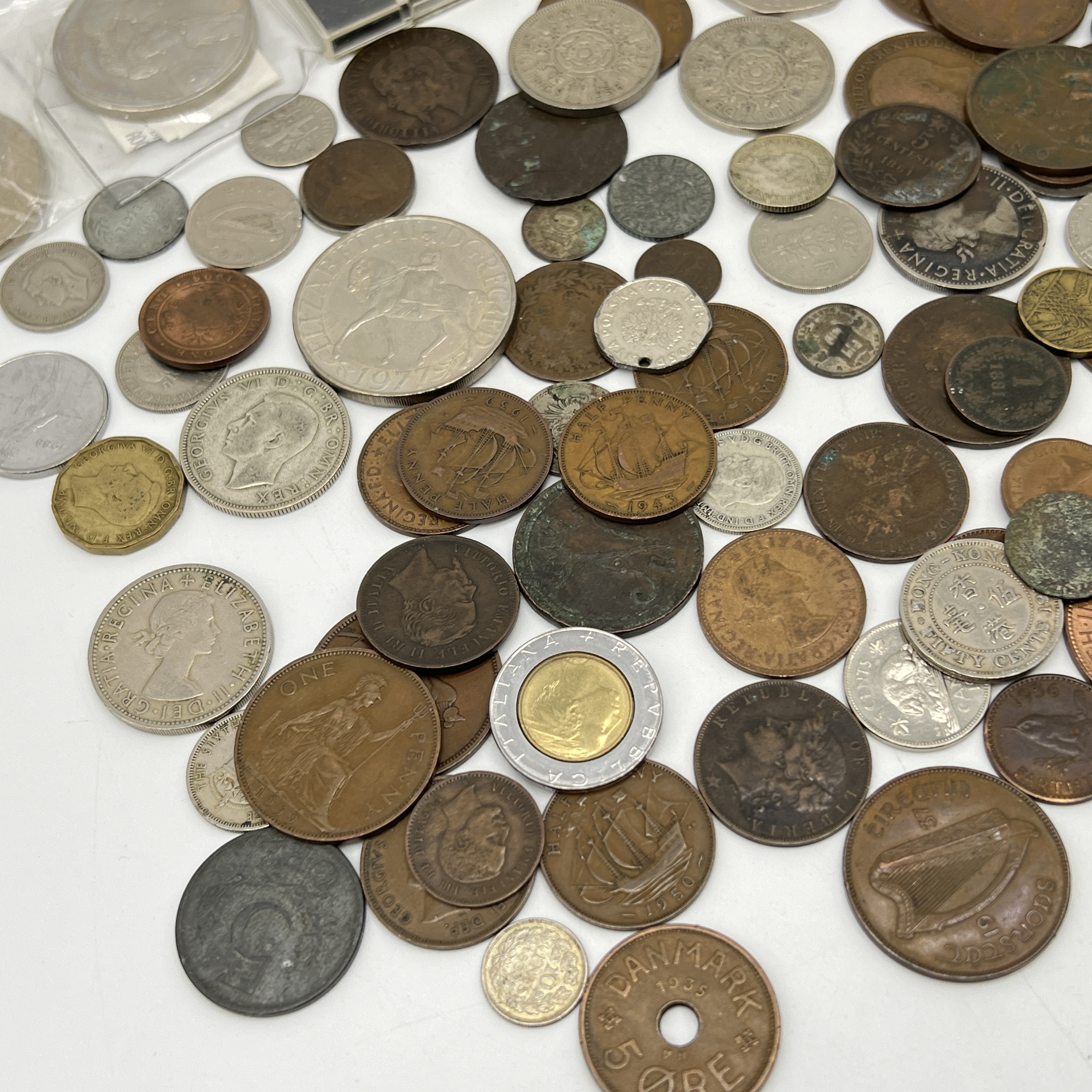 A mixed lot of coins - Image 2 of 5