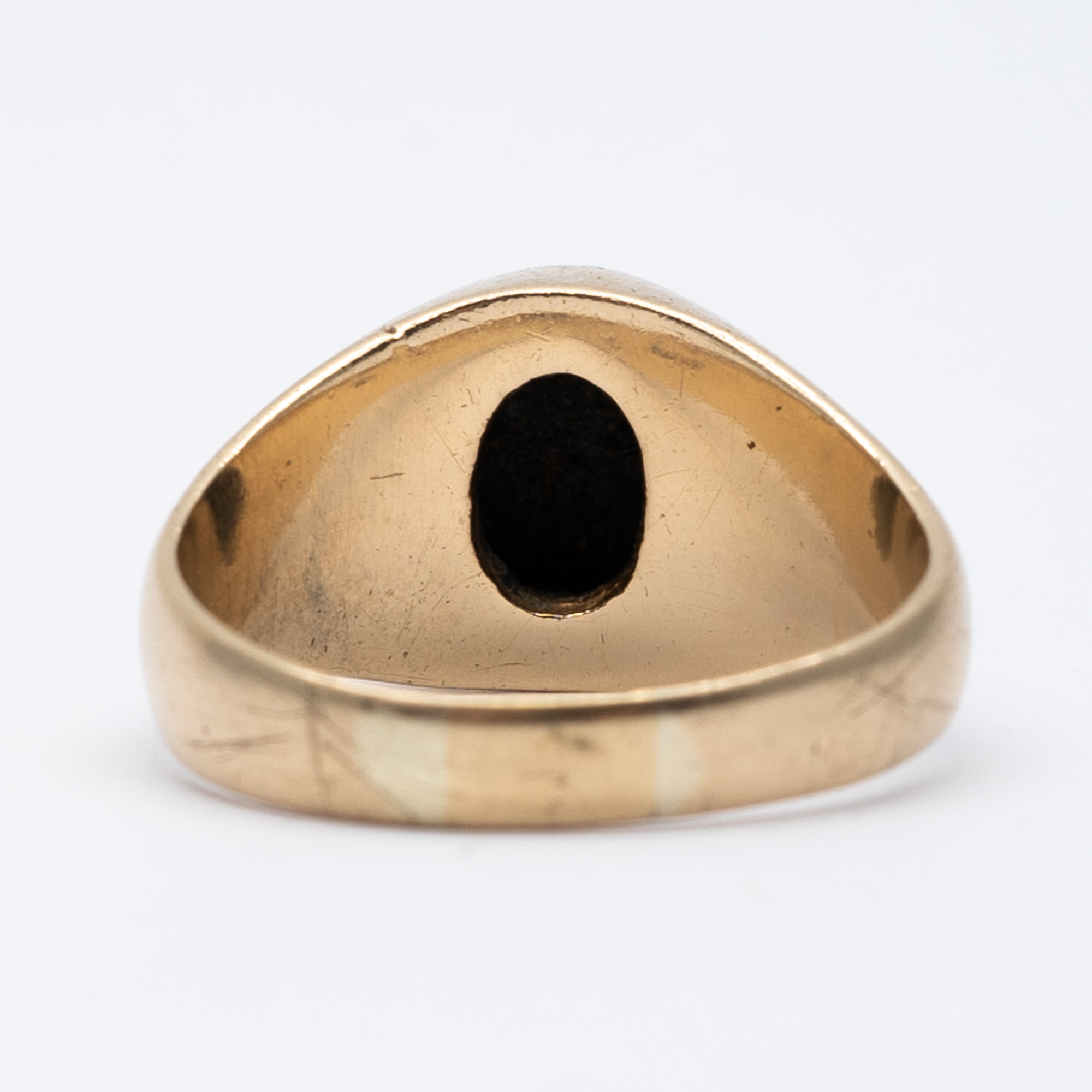 A 9ct yellow gold gypsy ring - Image 3 of 6