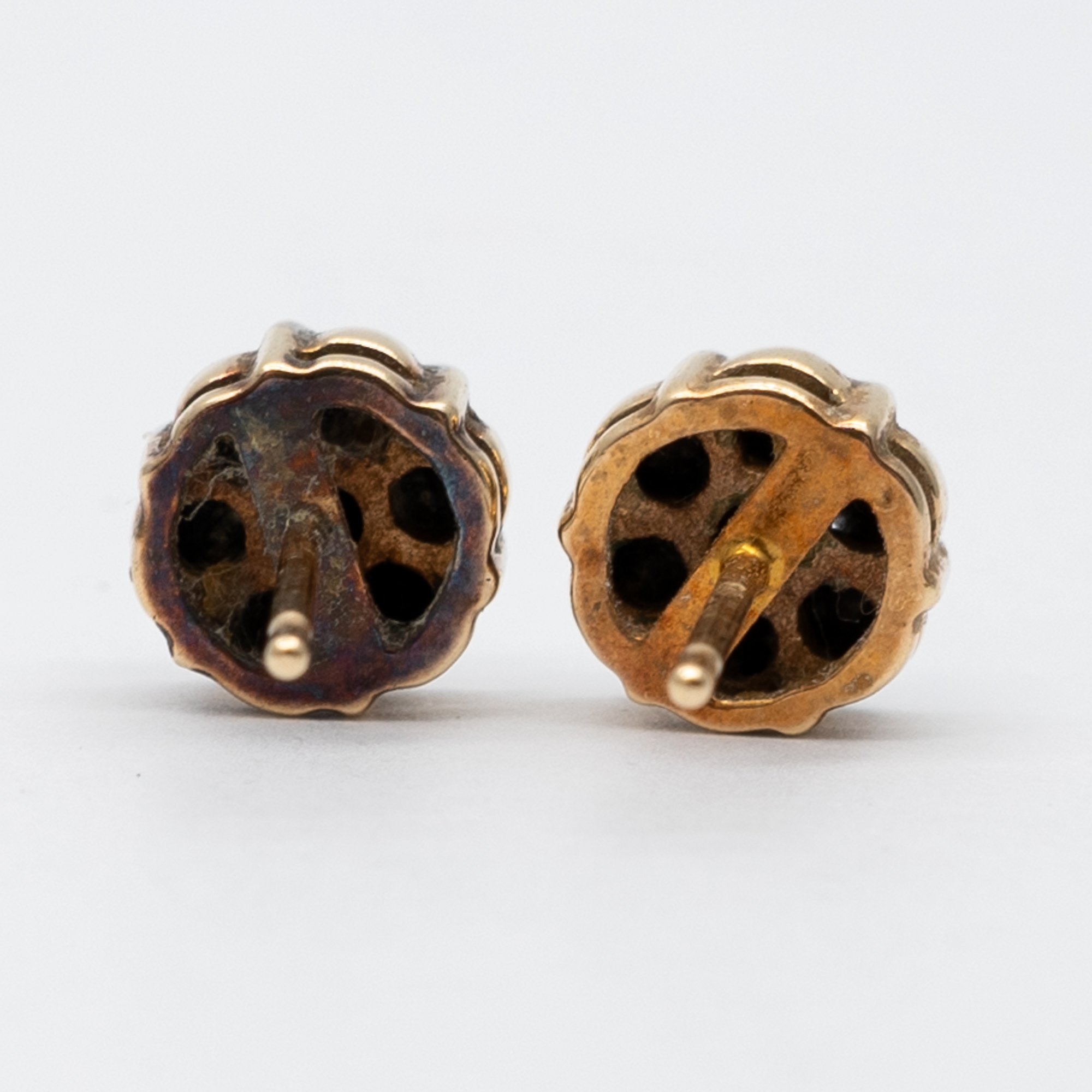 A pair of 9ct yellow gold black diamond stud earrings - Image 3 of 4
