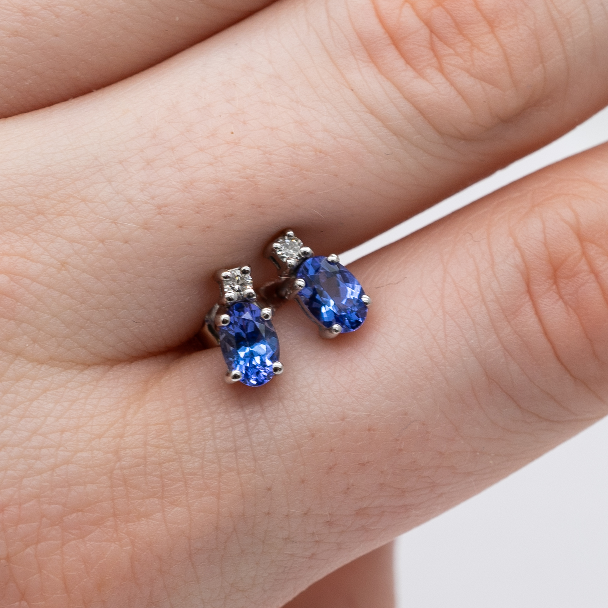 A pair of 9ct white gold tanzanite and diamond earrings - Image 5 of 5