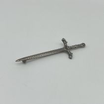 A Robert Alison Iona silver kilt pin