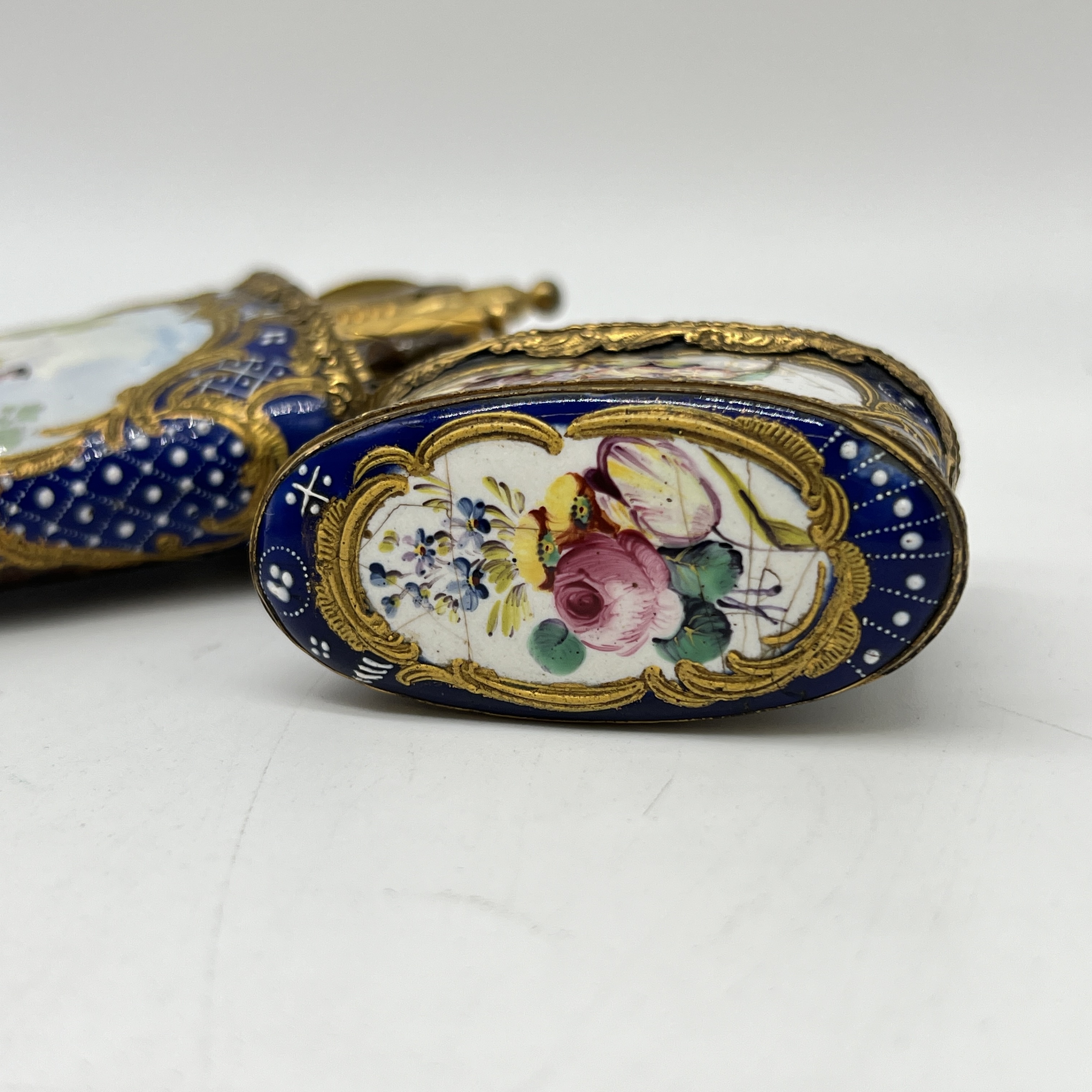 A bilston enamel 18th century vanity case - Image 4 of 5