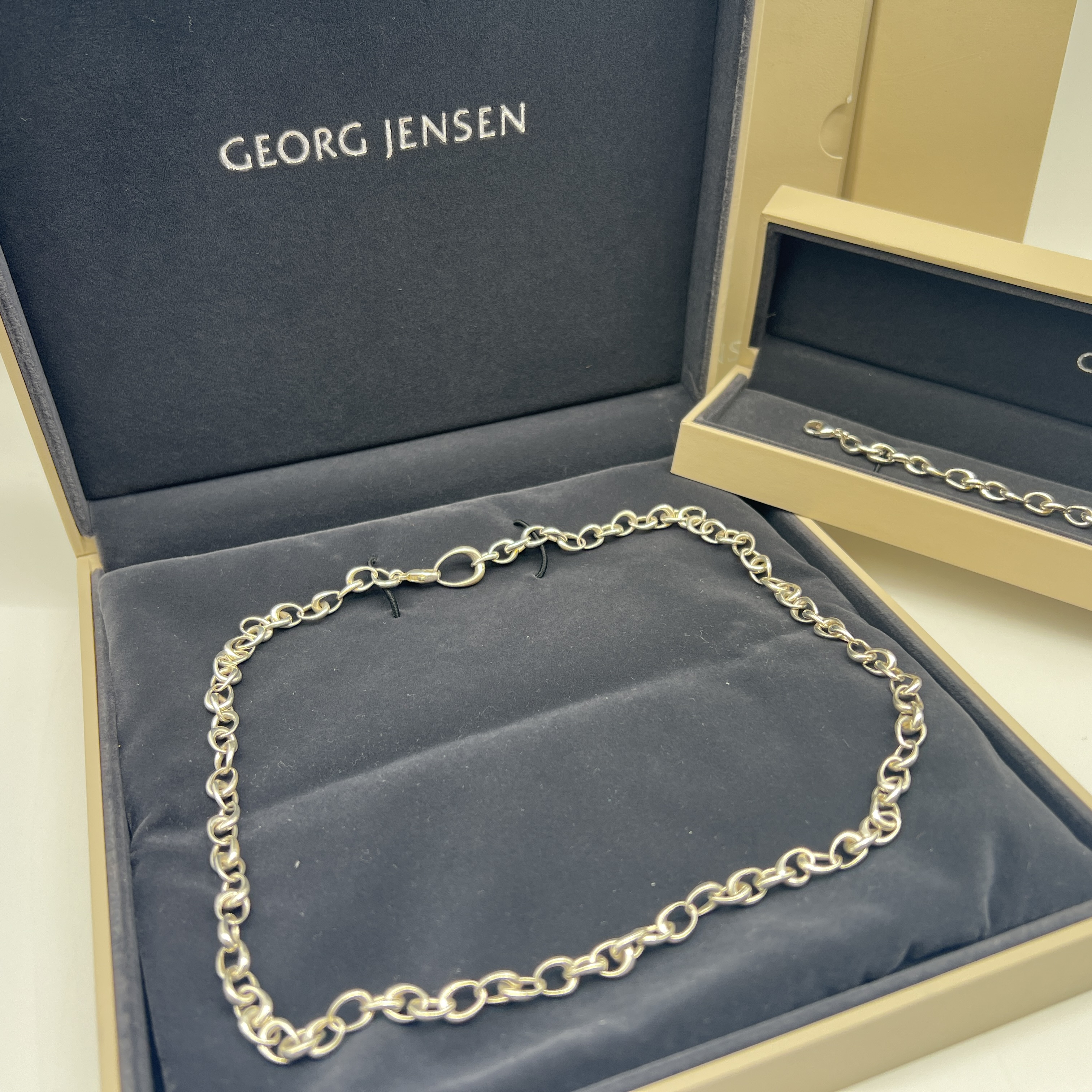 A silver Georg Jensen necklace and bracelet - Image 2 of 7
