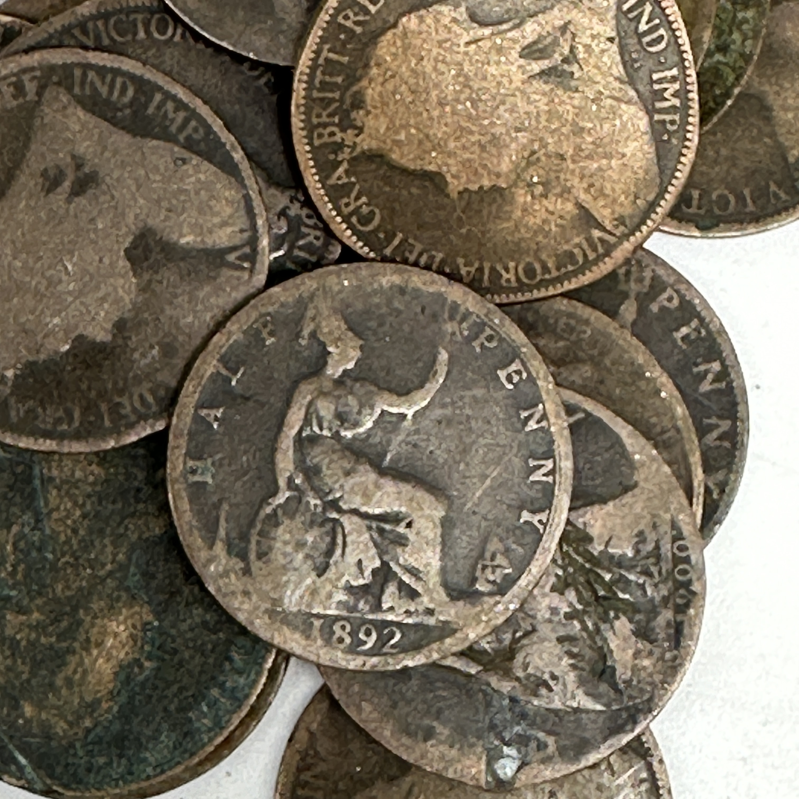 A mixed lot of coins - Image 2 of 5