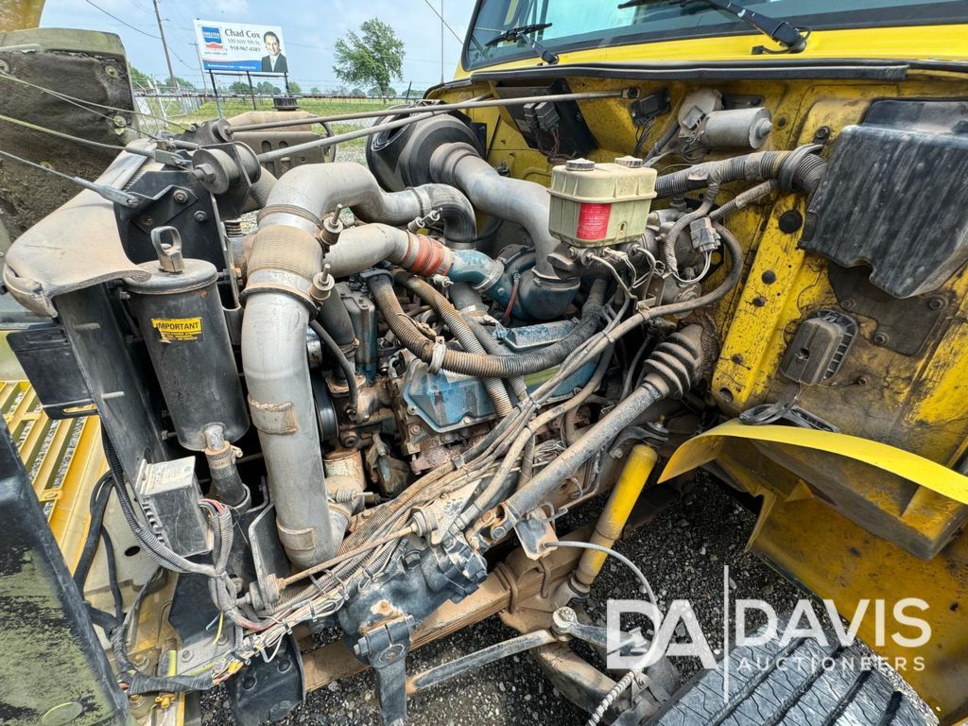 1999 International 4700 Tow Truck, VIN # 1HTSCABM4XH208404 - Image 25 of 27