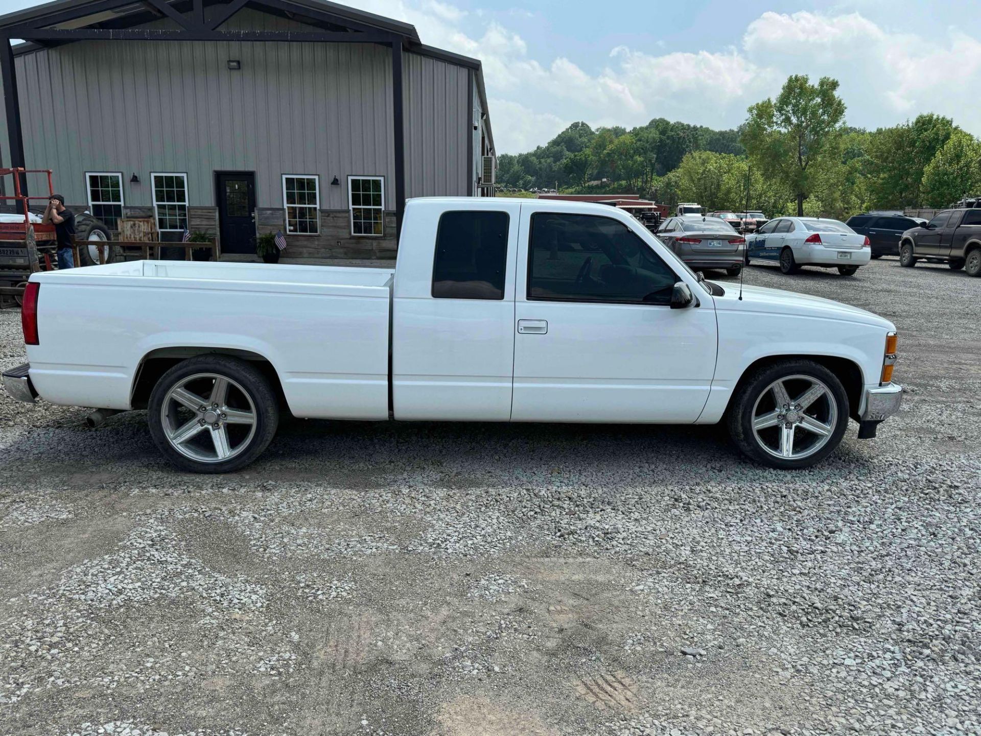 1996 Chevrolet C1500 Pickup Truck, VIN # 1GCEC19R3TE249744 LOW MILES - Image 3 of 8