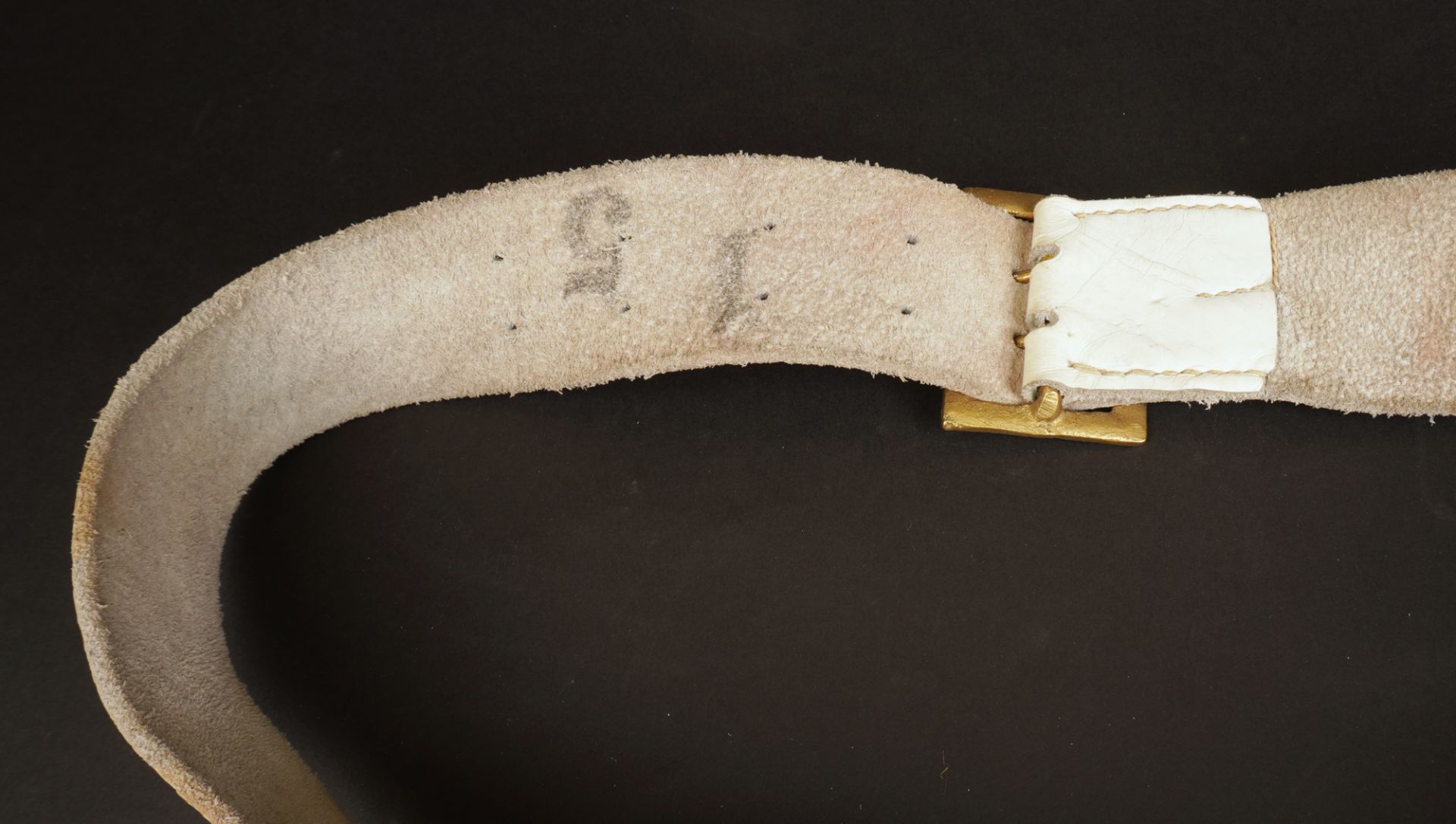 weiße Lederkoppel mit Schulterriemen, ca. 1950er-70er Jahre - Image 4 of 4