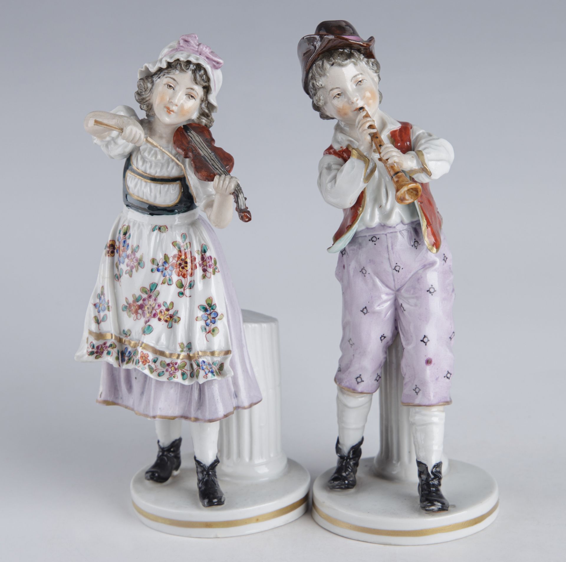 Zwei Figuren aus einem Biedermeier-Orchester: Geigerin und Klarinettist, Porzellanmanufaktur Ernst B