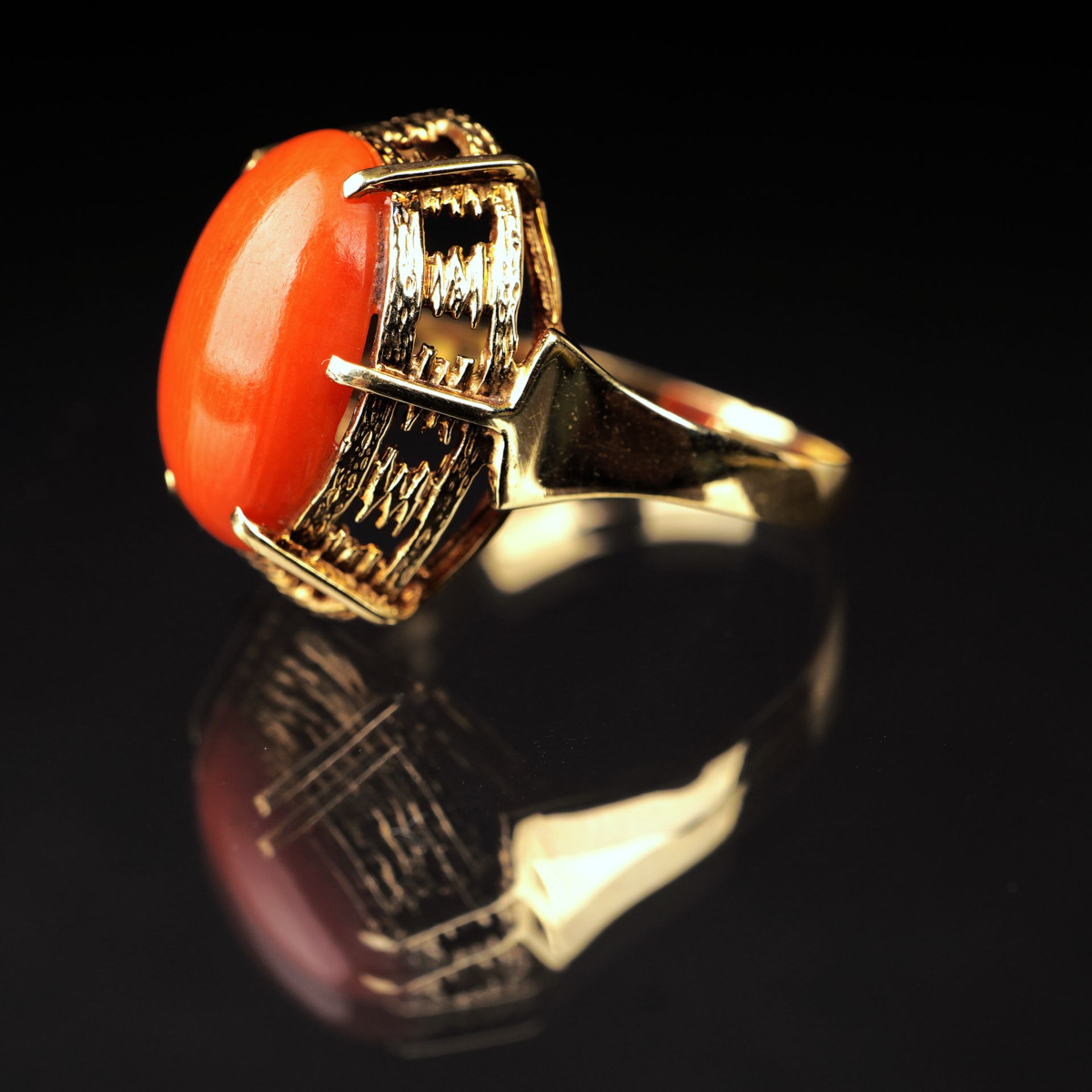 Korallengarnitur mit Ring, Kette, Armband und Paar Ohrstecker, GG 333/585/750 - Bild 5 aus 5