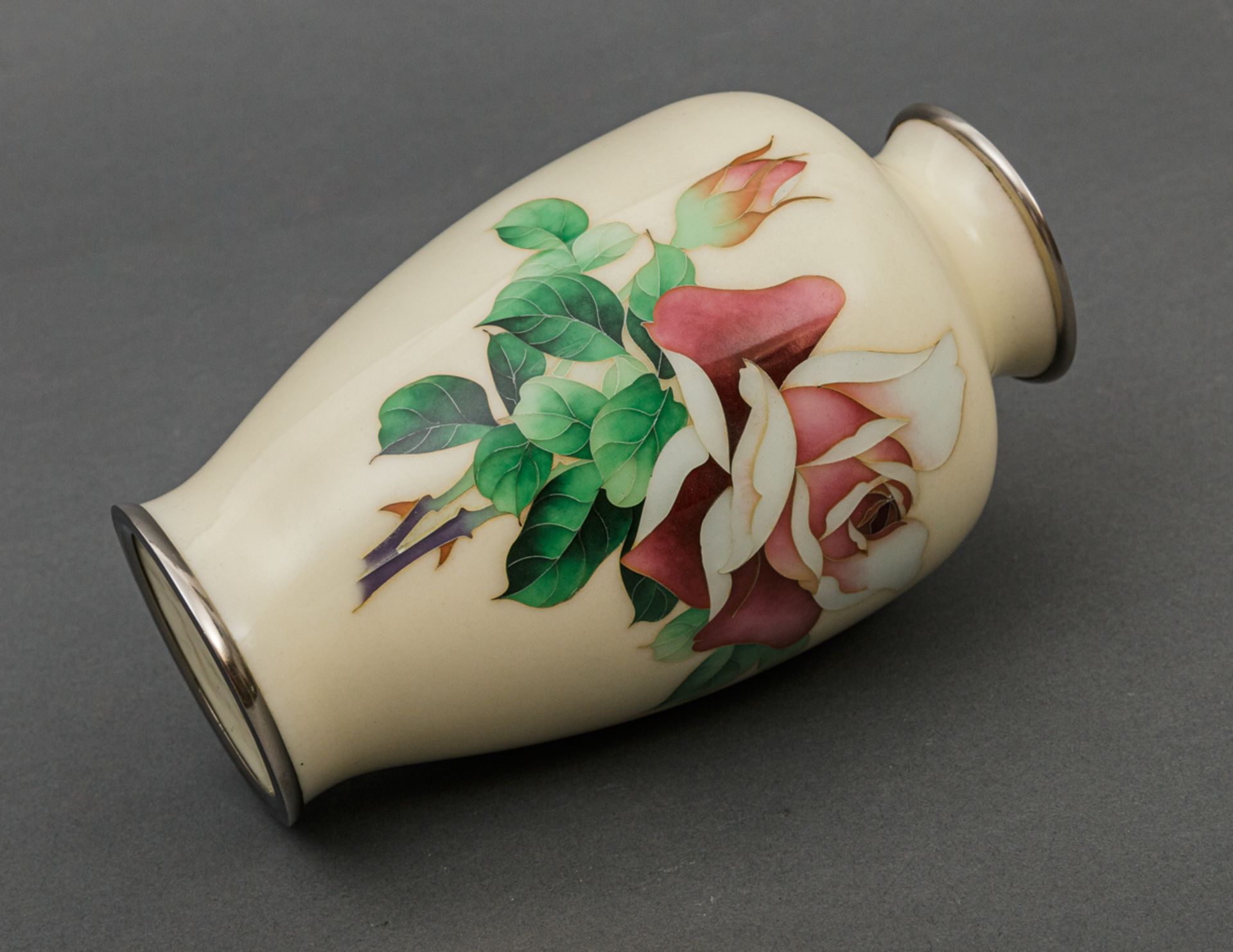 Cloisonné-Vase, Japan, wohl Showa-Zeit (1926-1989) - Bild 3 aus 4
