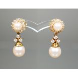 Paar Perlenohrhänger mit Brillantbesatz, GG 585