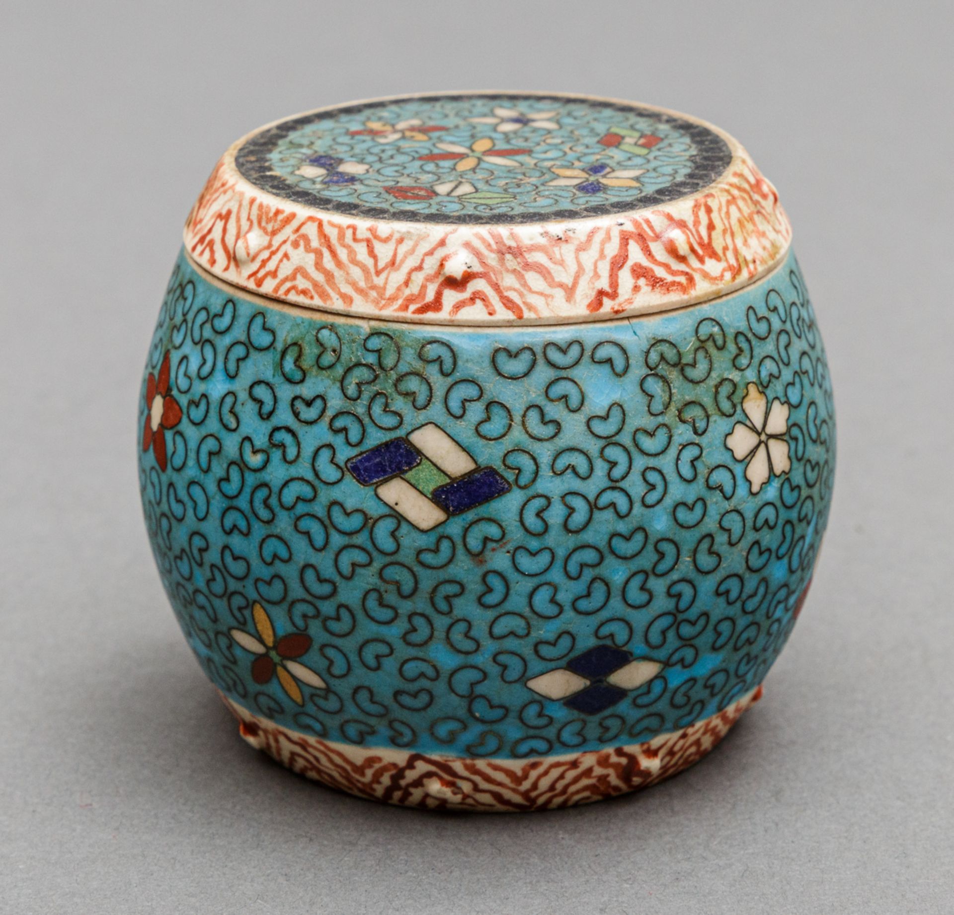 Satsuma Keramik-Cloisonné ('Totai shippo') Deckeldose, Japan, wohl Kinkozan Sobei VI (1824-84) - Image 2 of 3