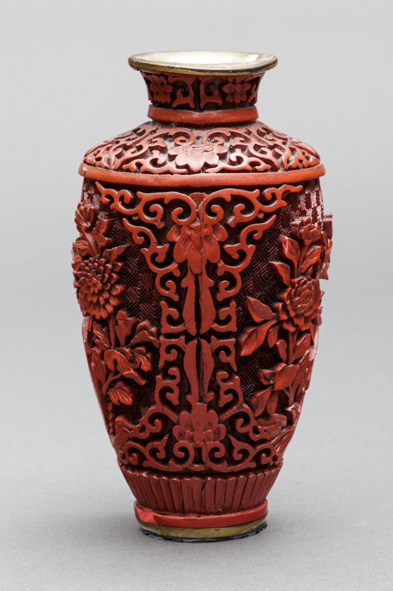 Rotlackvase, China, 2. H. 20. Jh. - Image 4 of 5