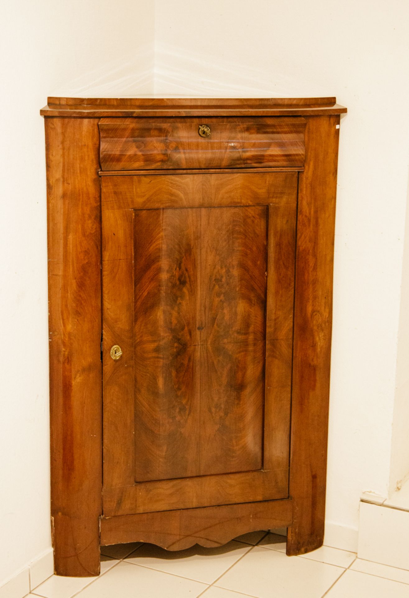 Eckschrank, norddeutsch, um 1820/30