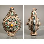 Silbermontierte Schnupftabakflasche, Tibet, wohl 19. Jh.