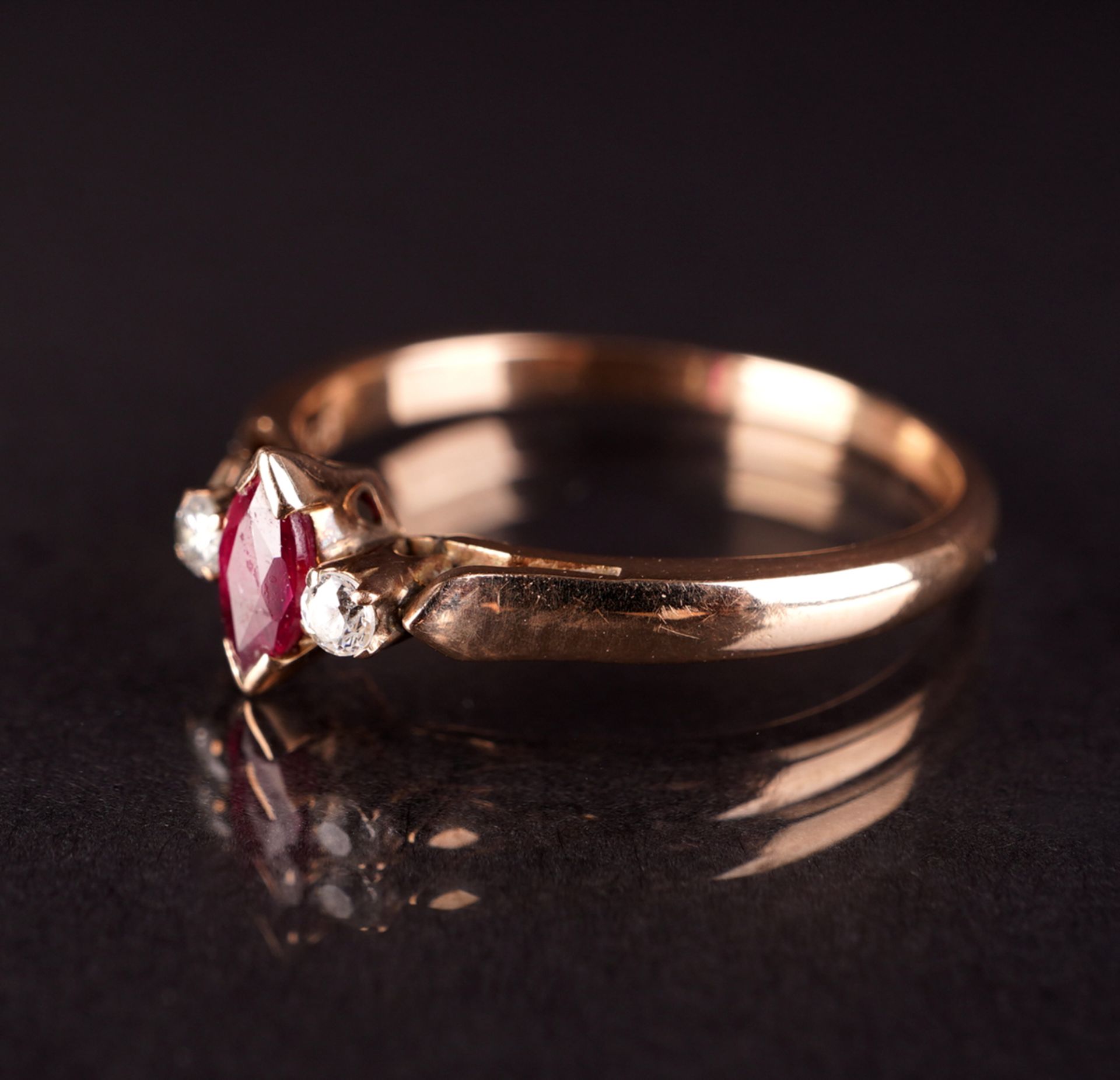 Ring mit Rubin und Diamant, GG 585 - Image 2 of 4