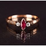 Ring mit Rubin und Diamant, GG 585