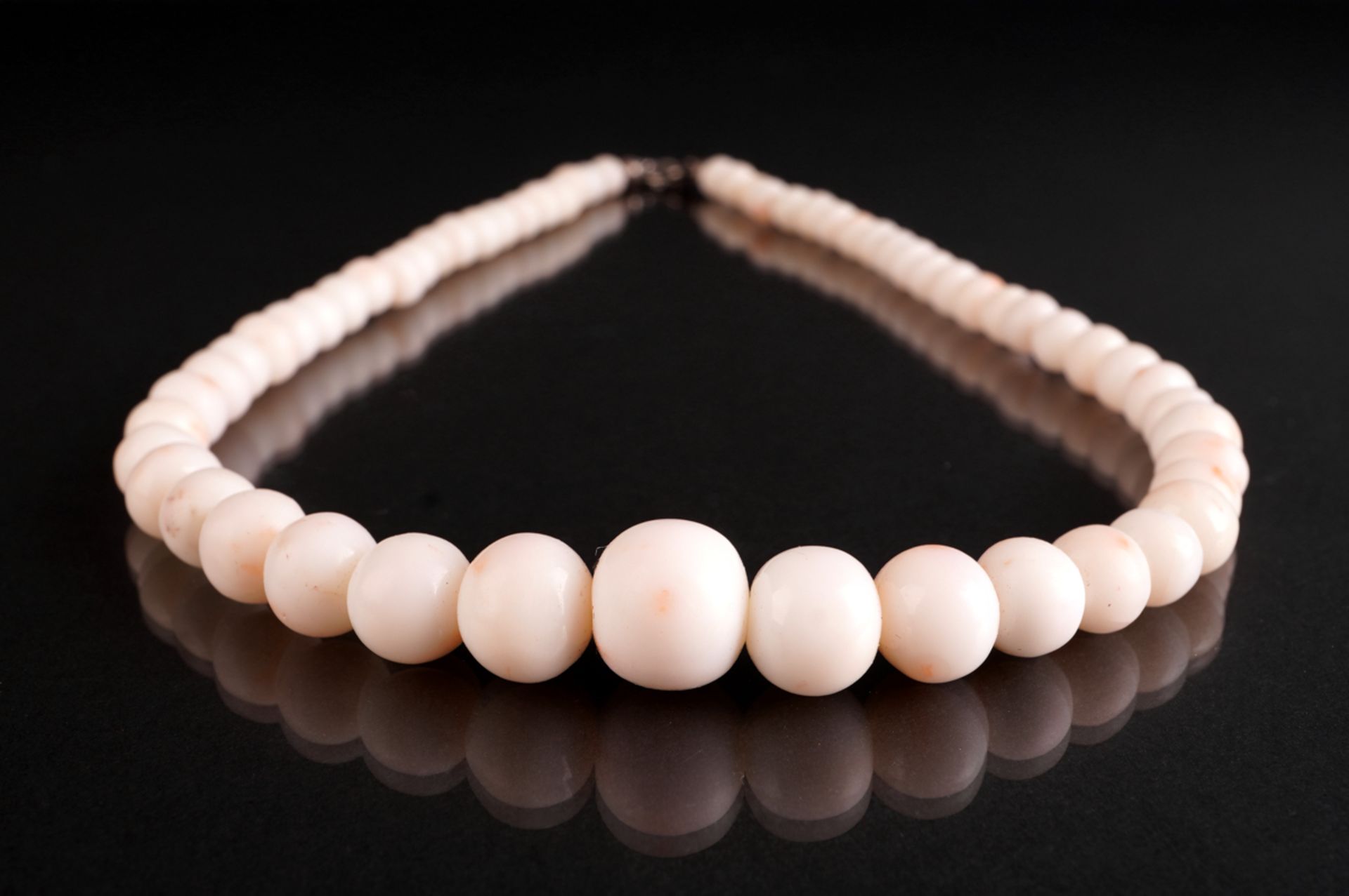 Halskette aus weißer Koralle - Image 2 of 3