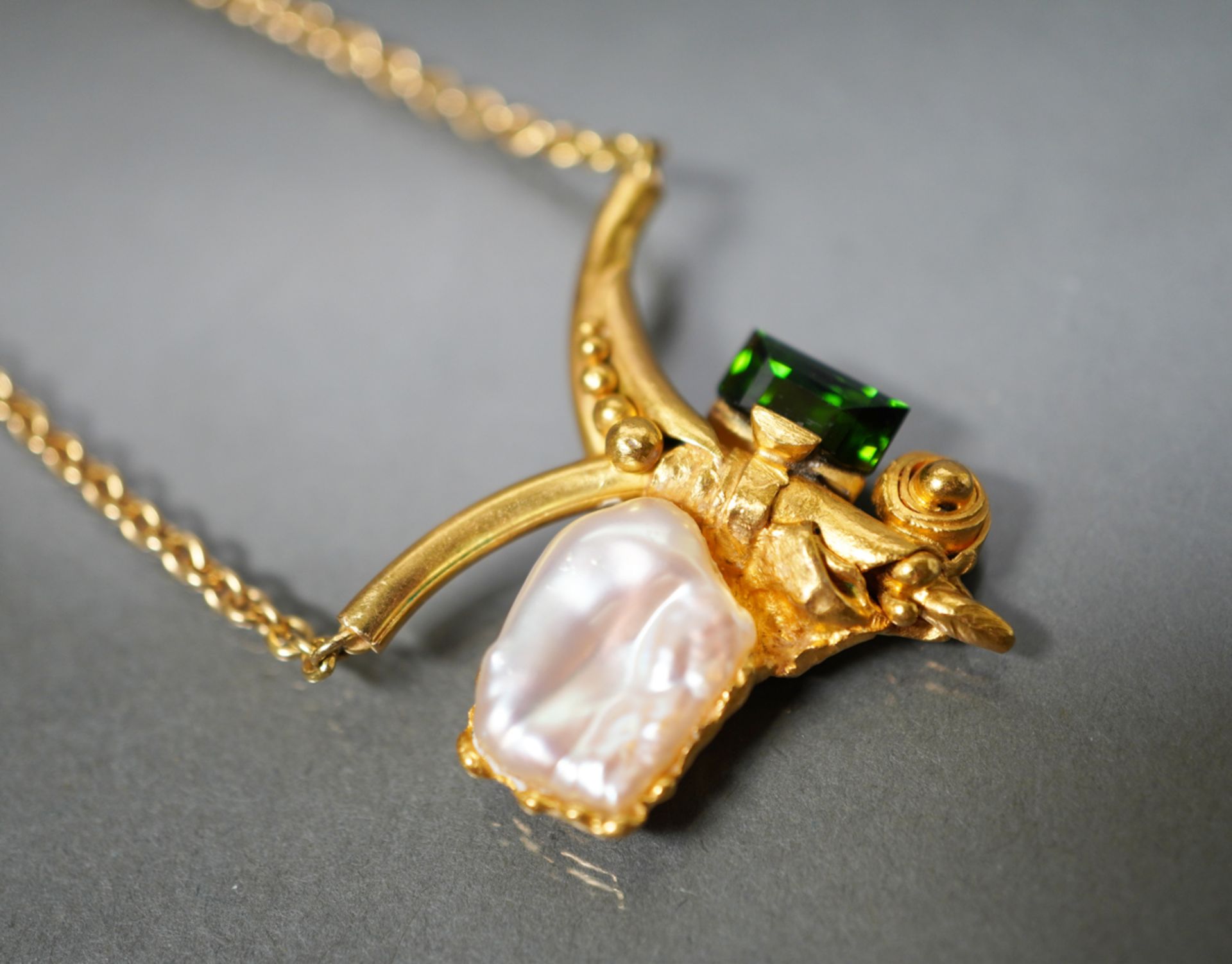 Collier mit Barockperle und Turmalin, GG 750 - Image 2 of 2